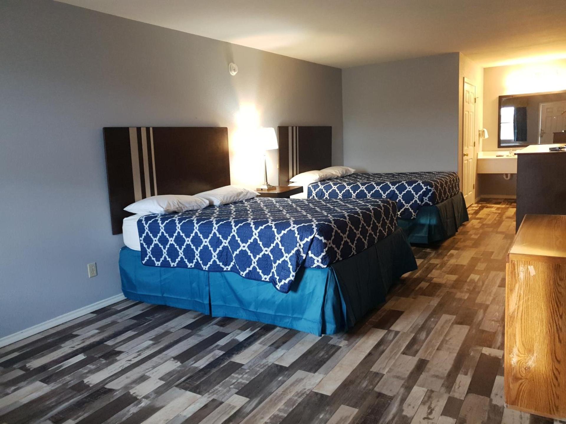 Riata Inn - Crystal City photo 13