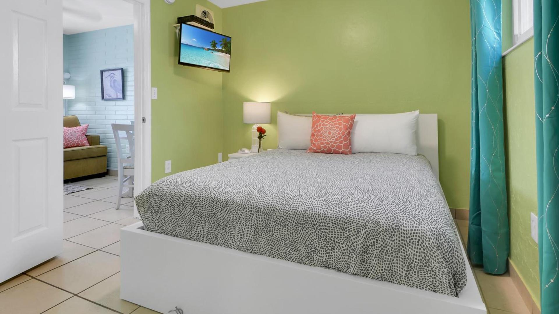 The Beach House - Treasure Island photo 28