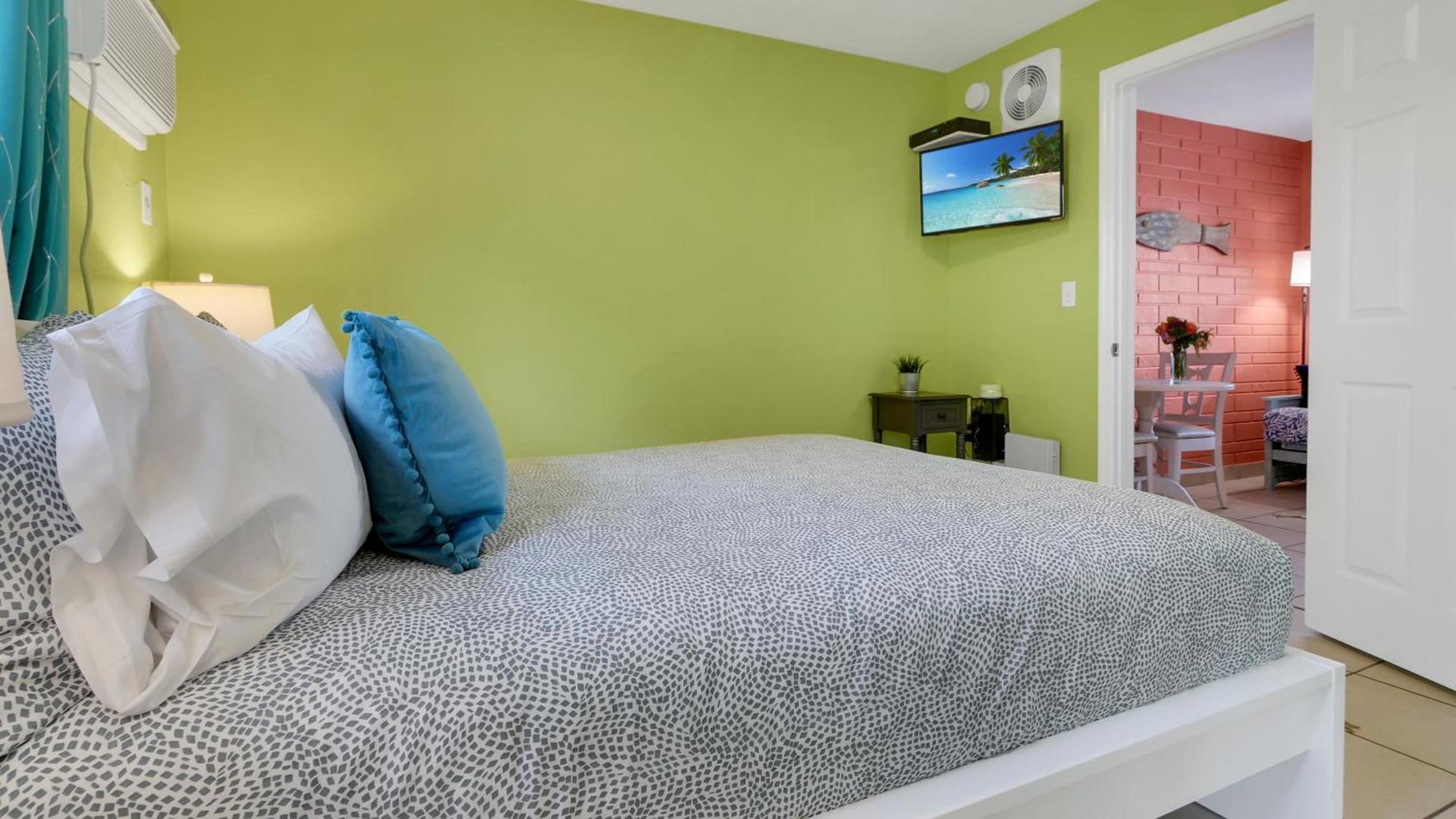 The Beach House - Treasure Island photo 53