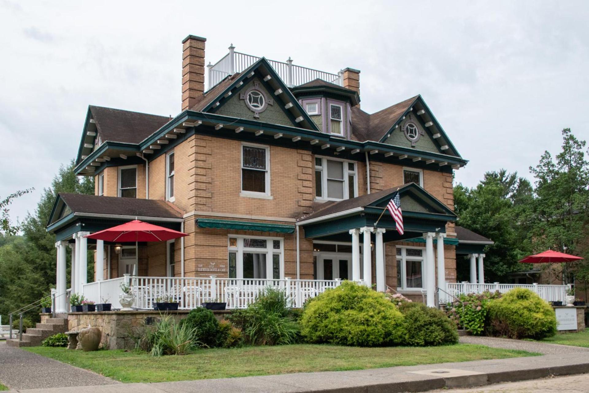 Elk River Hotel photo 1