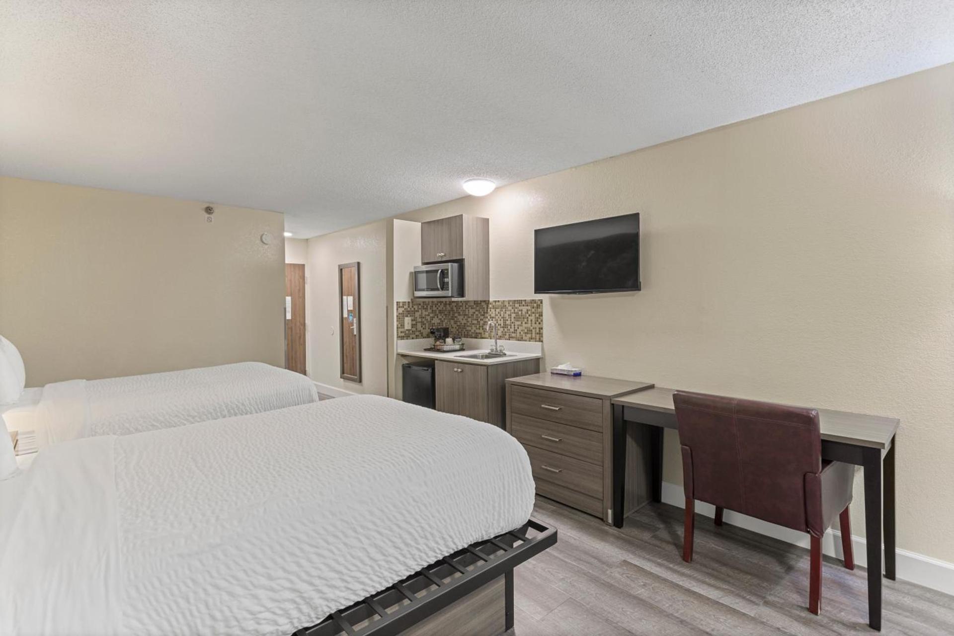 Clarion Pointe Savannah Gateway I-95 photo 14