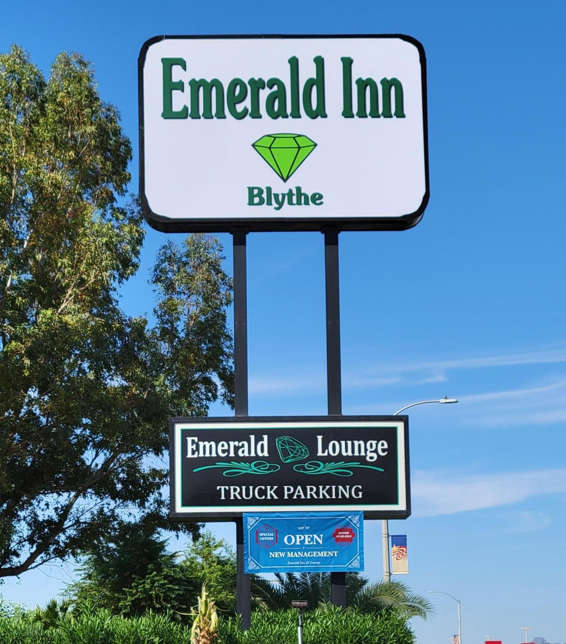 Emerald Inn & Lounge photo 2