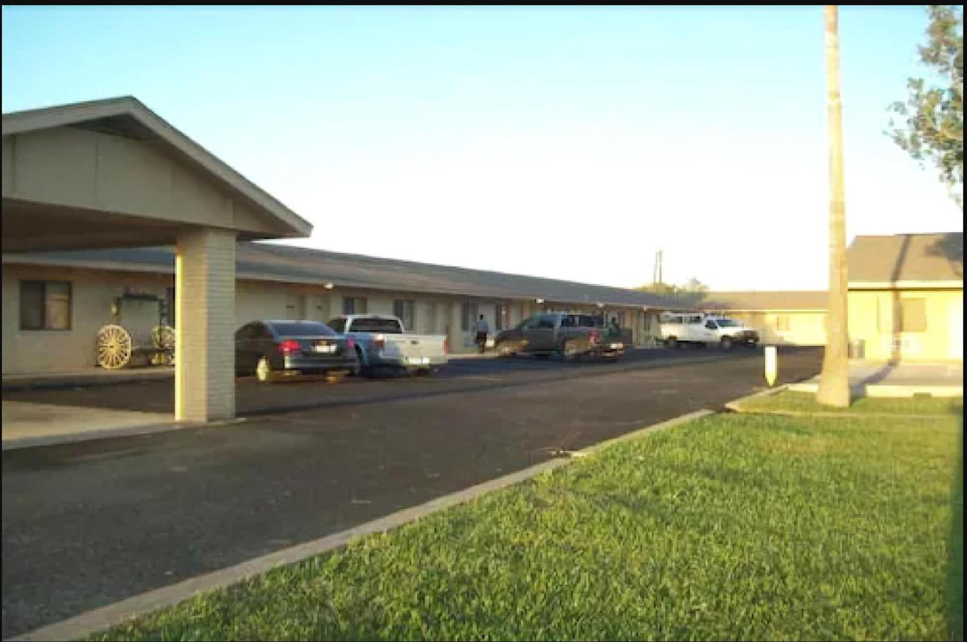 Hebbronville Executive Inn photo 27