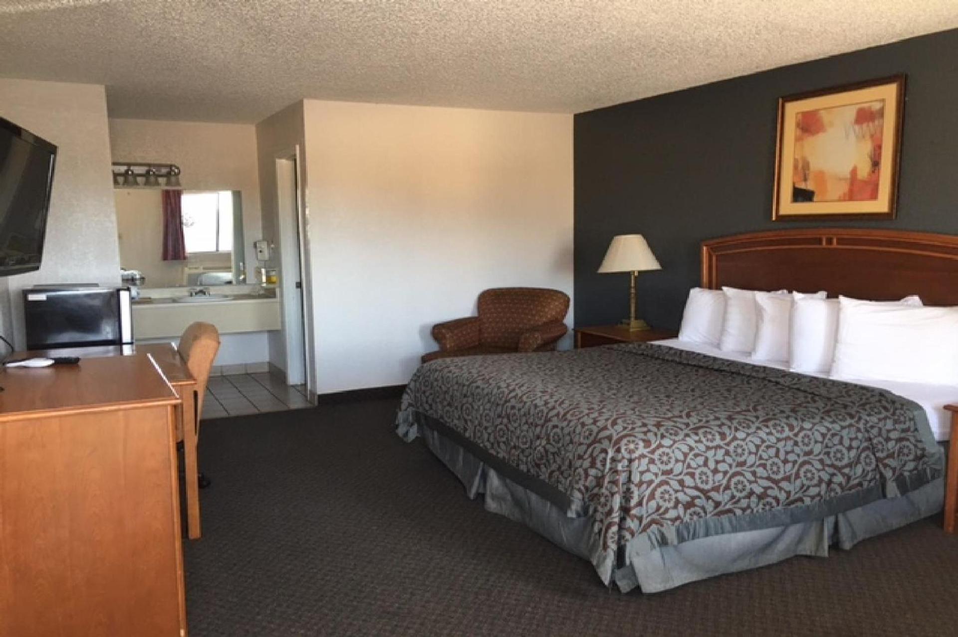 Hebbronville Executive Inn photo 26
