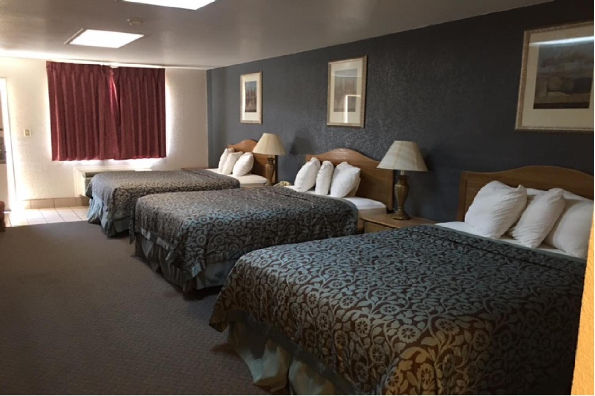 Hebbronville Executive Inn photo 21