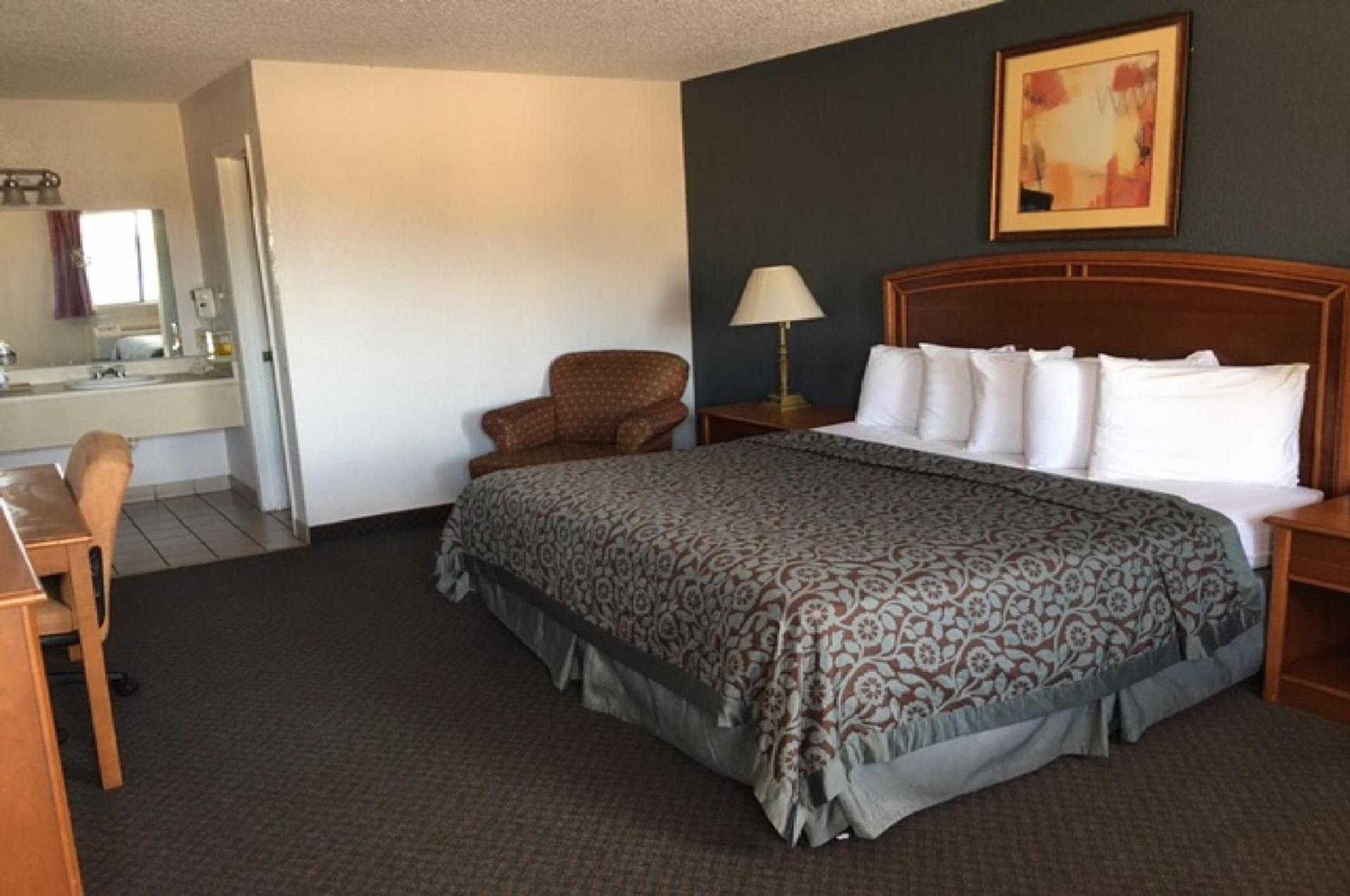 Hebbronville Executive Inn photo 10