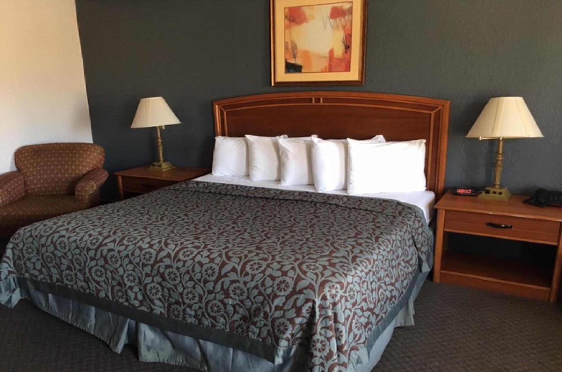Hebbronville Executive Inn photo 12