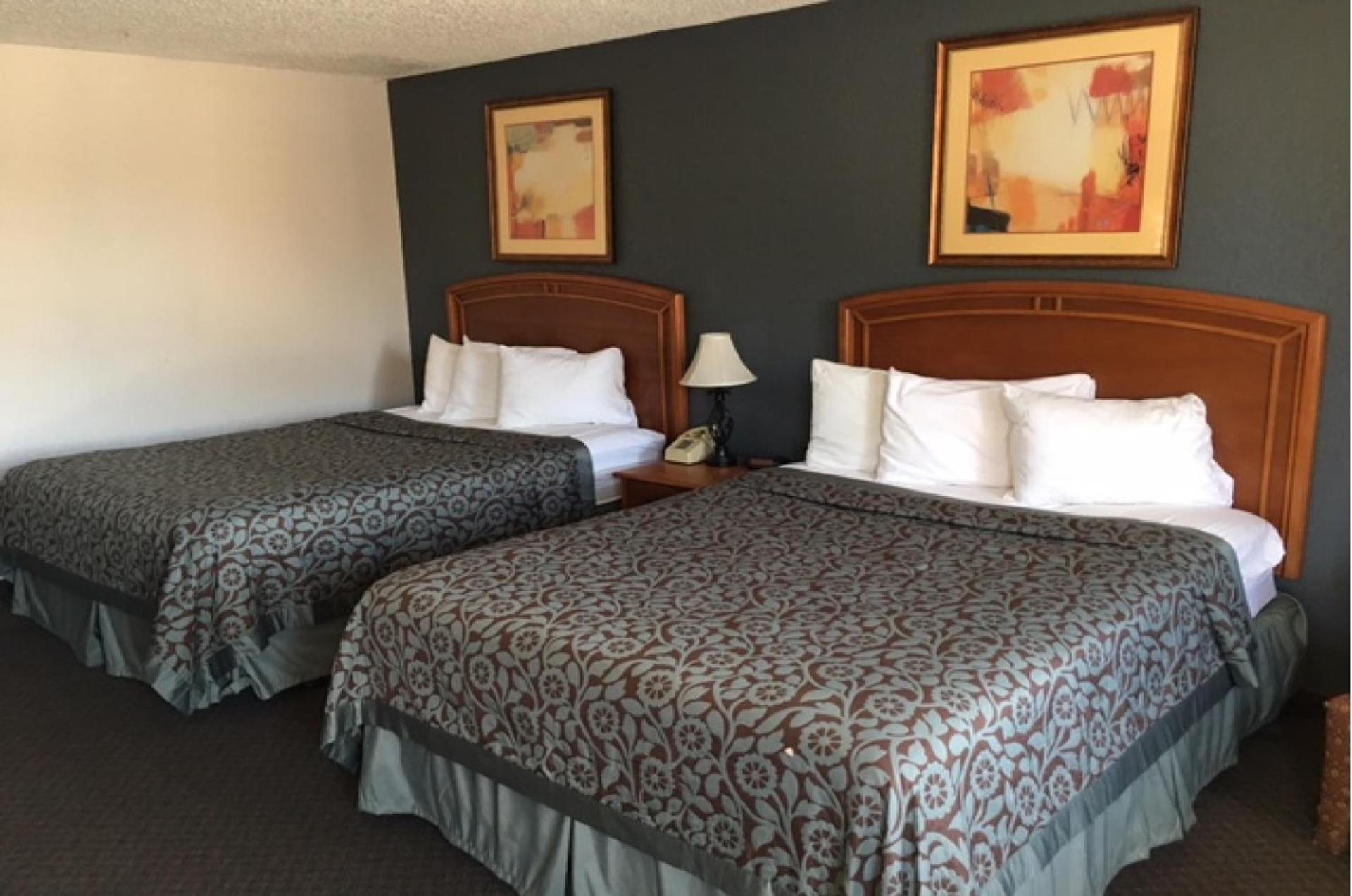 Hebbronville Executive Inn photo 13