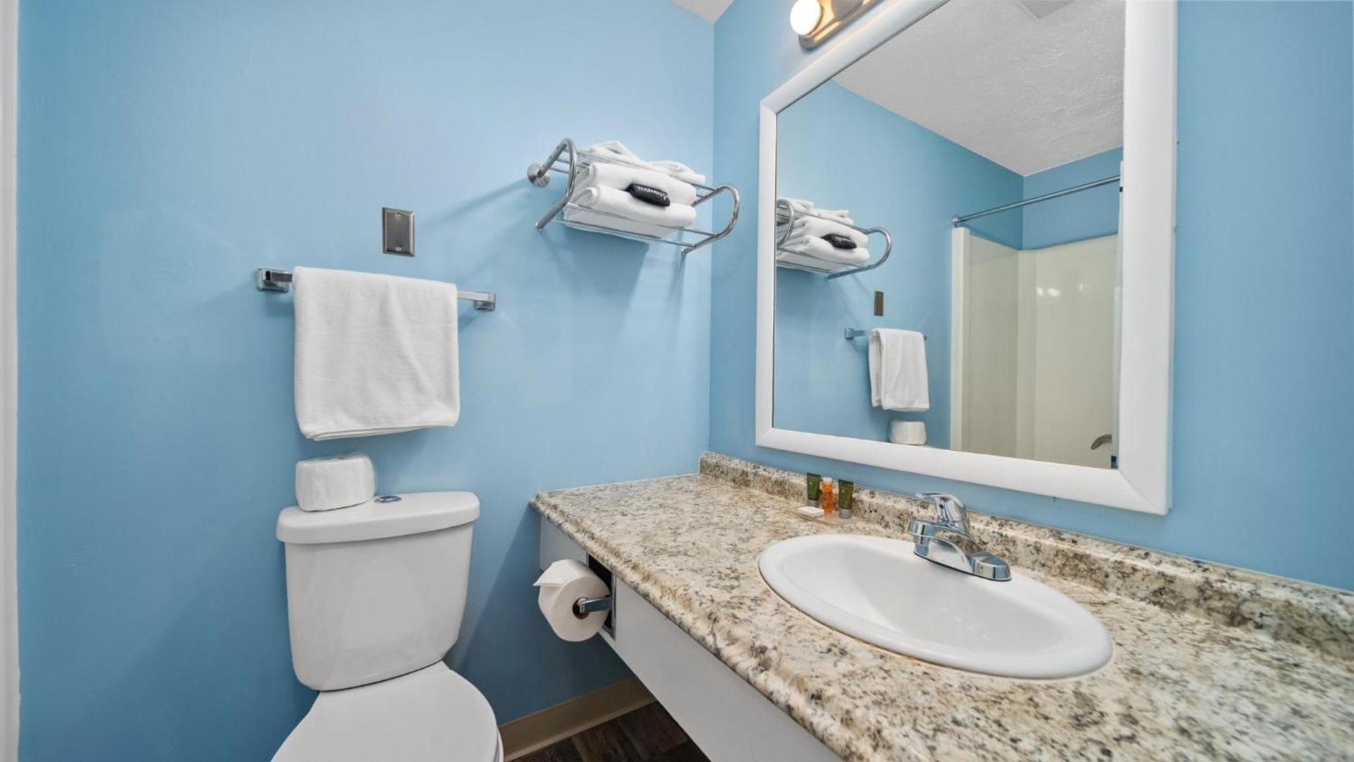 Grand Traverse Motel photo 22