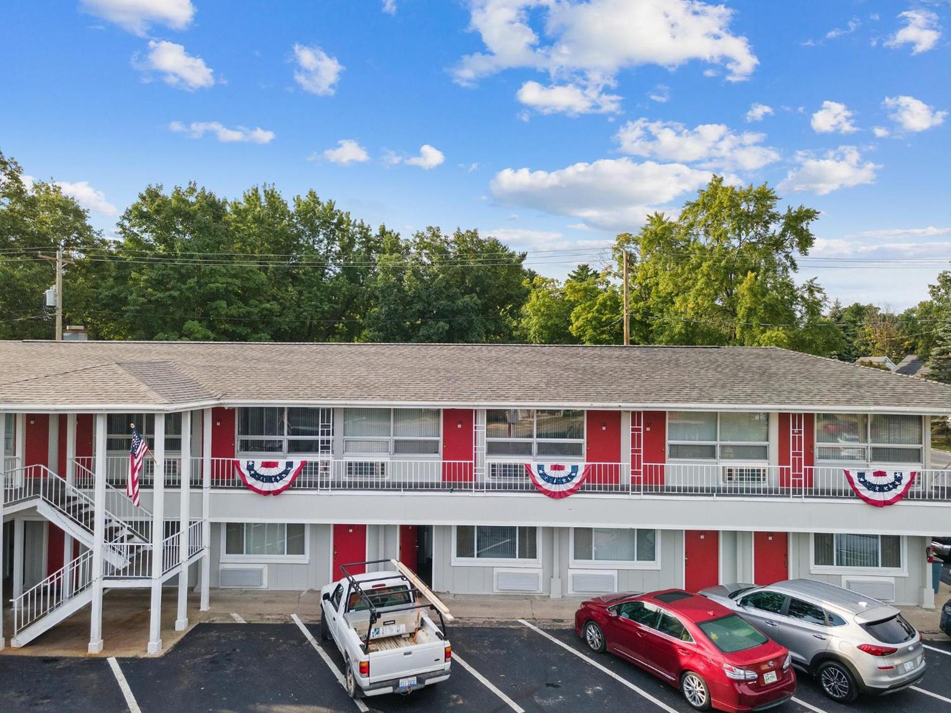 Grand Traverse Motel photo 8