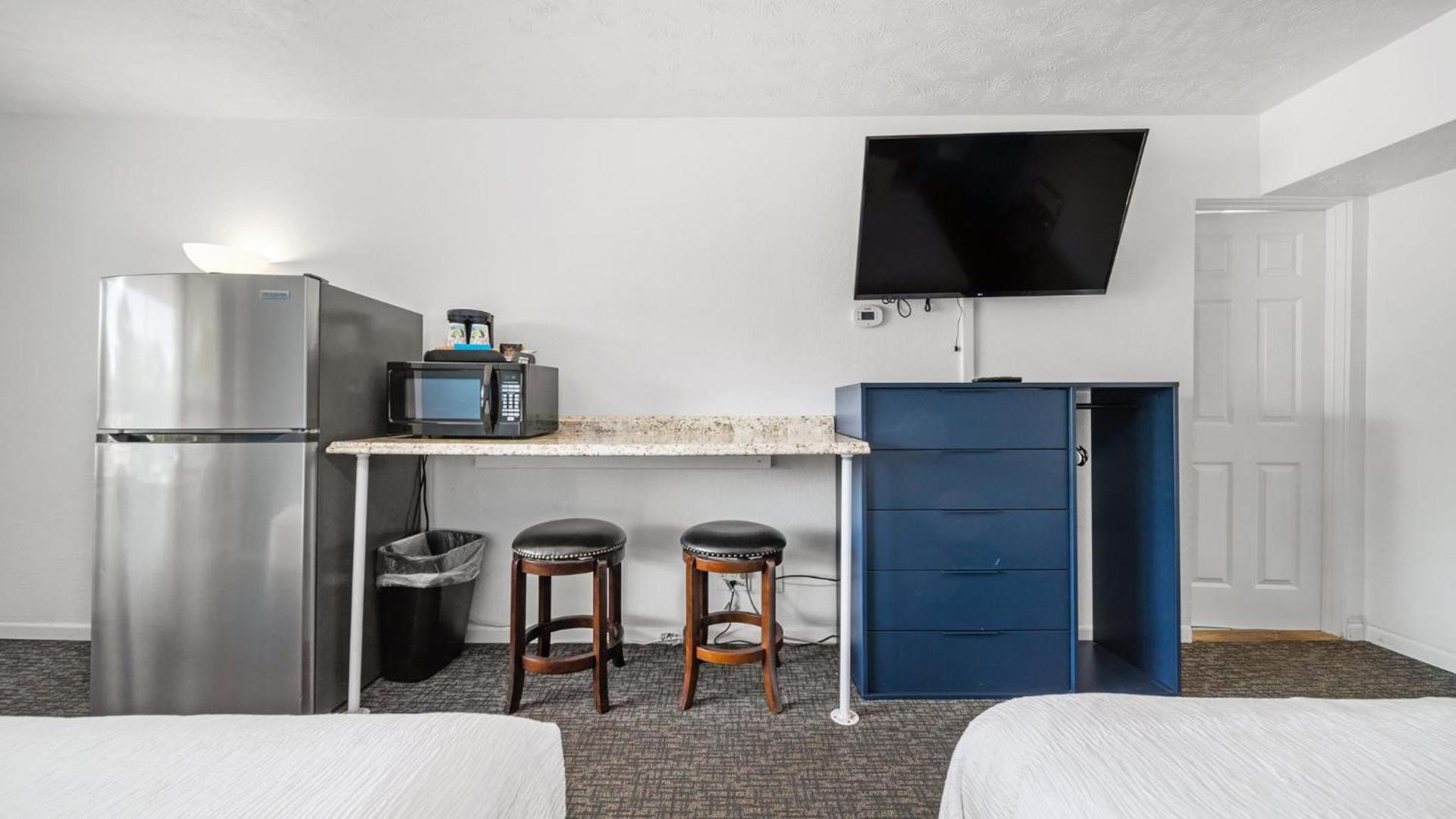 Grand Traverse Motel photo 23