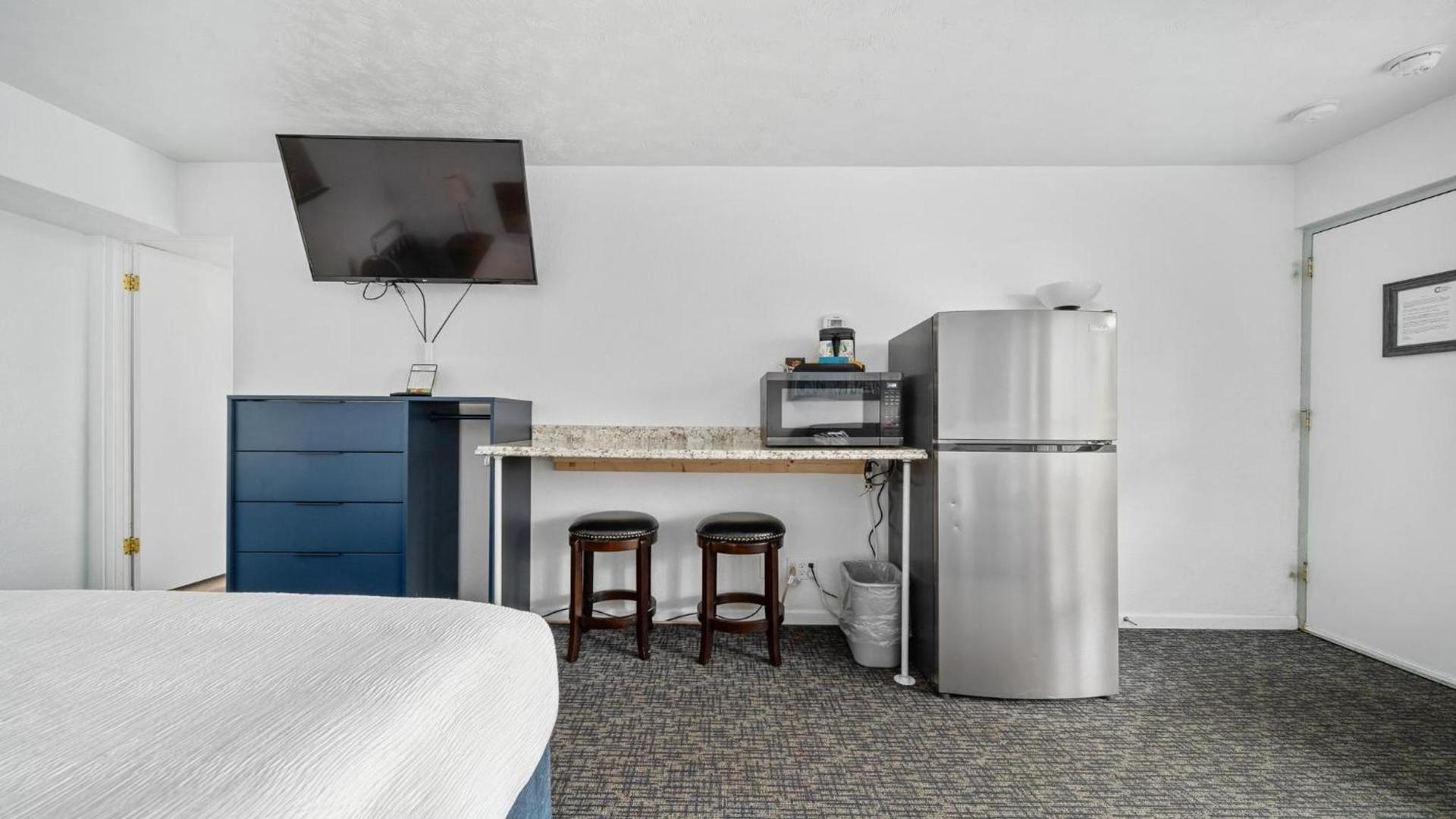 Grand Traverse Motel photo 31