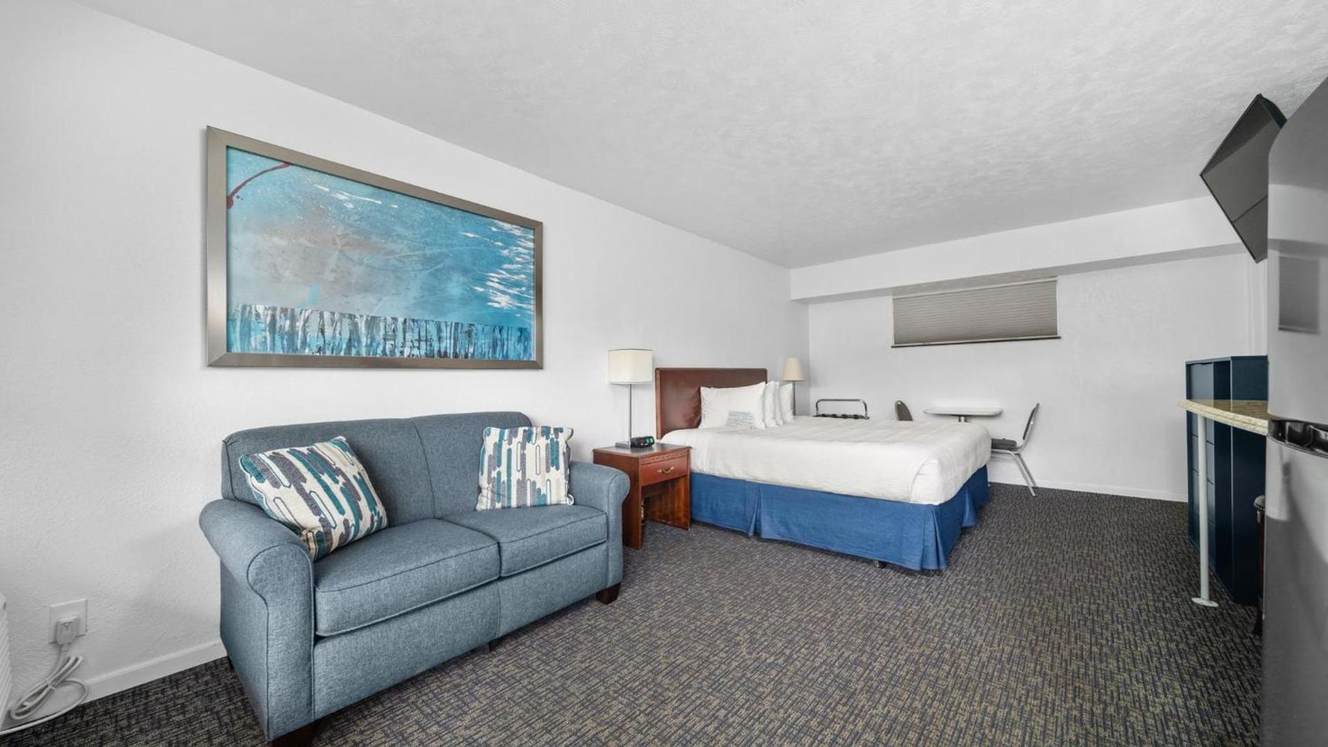 Grand Traverse Motel photo 30