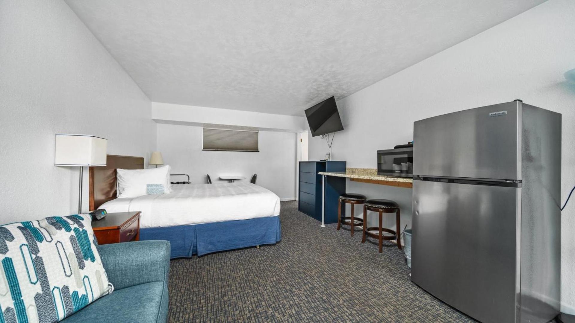 Grand Traverse Motel photo 29