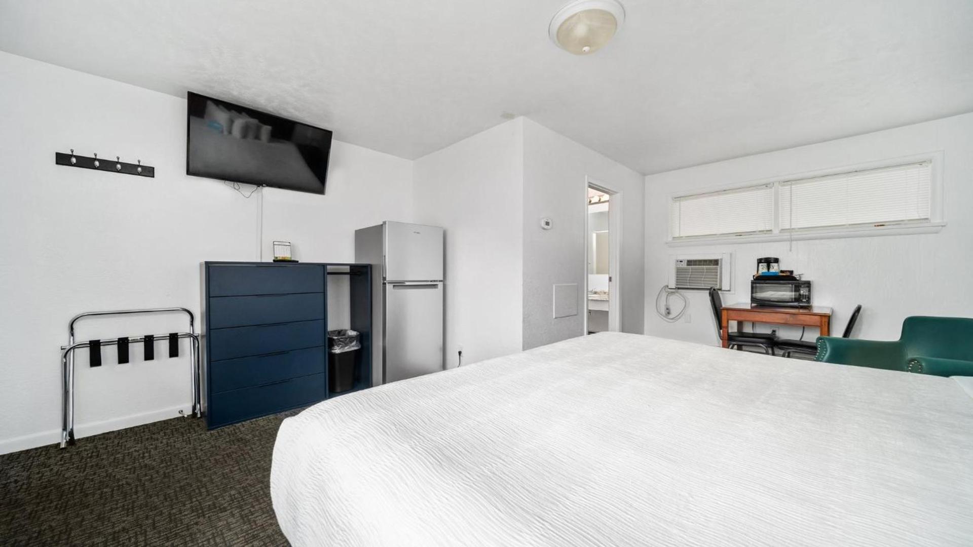 Grand Traverse Motel photo 33