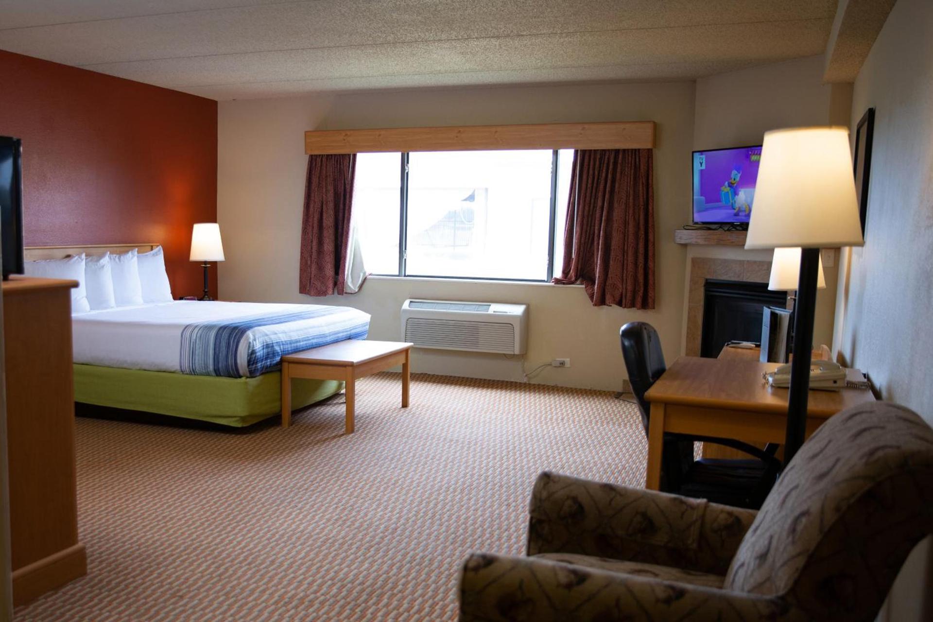 AmericInn by Wyndham Pampa Event Center photo 46