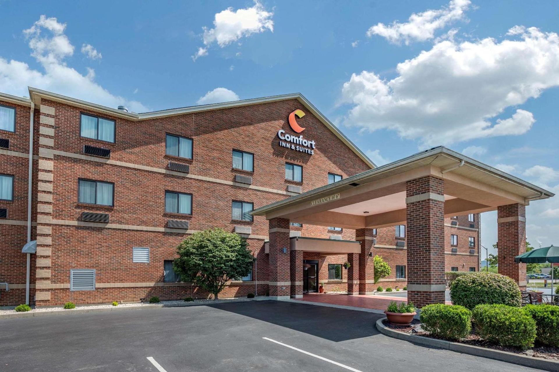 Comfort Inn & Suites Lawrenceburg — hotel in Lawrenceburg