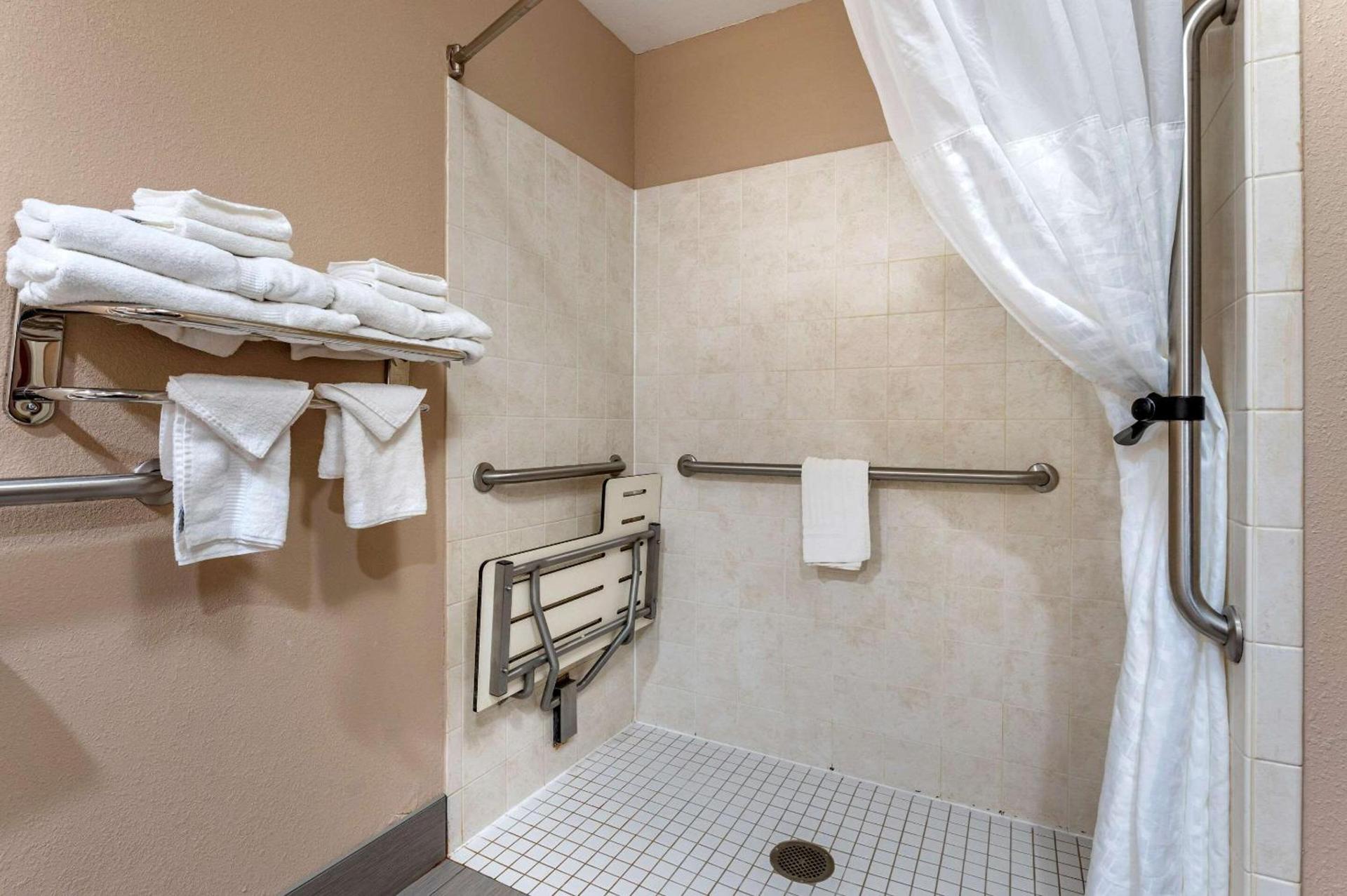 Comfort Inn & Suites Lawrenceburg photo 11