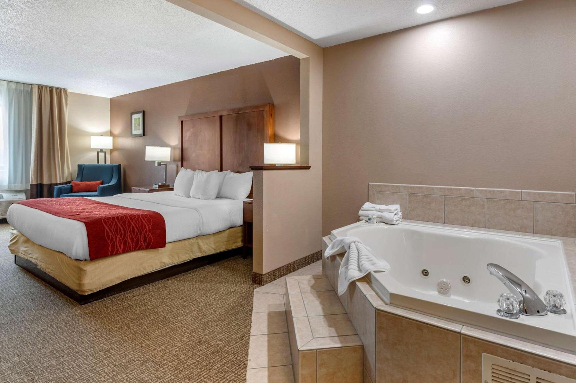 Comfort Inn & Suites Lawrenceburg photo 23