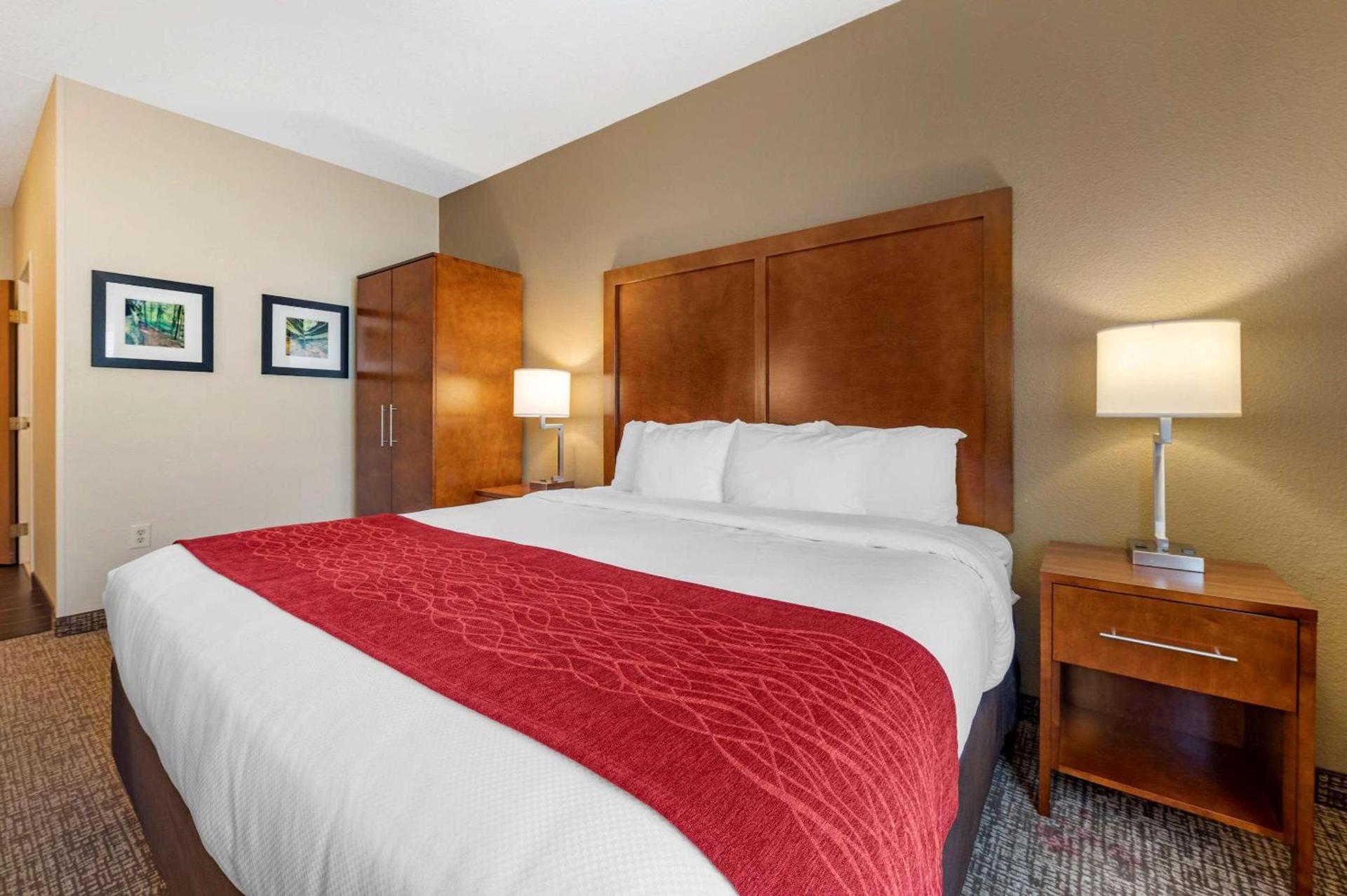 Comfort Inn La Porte photo 15