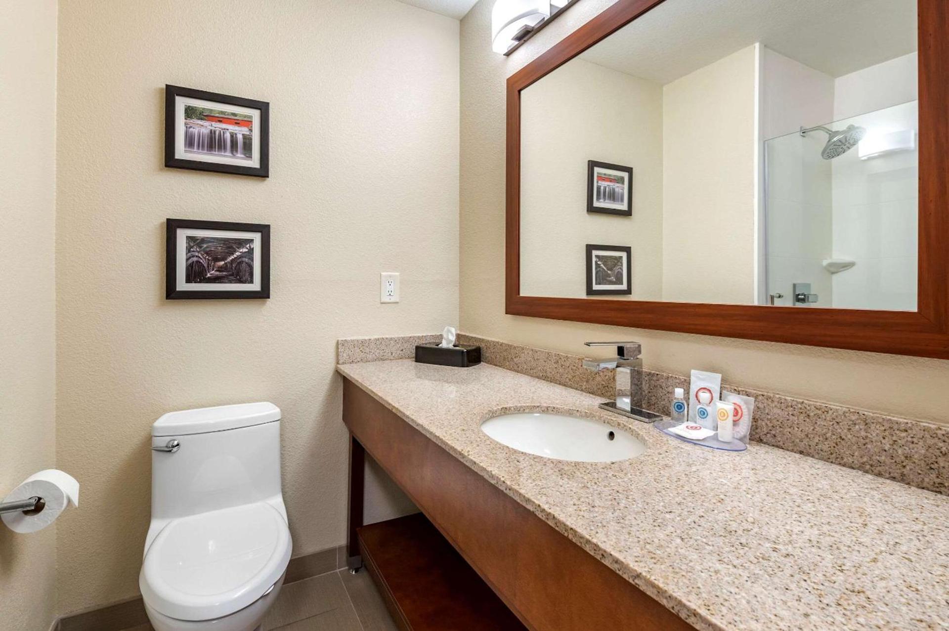 Comfort Inn La Porte photo 34