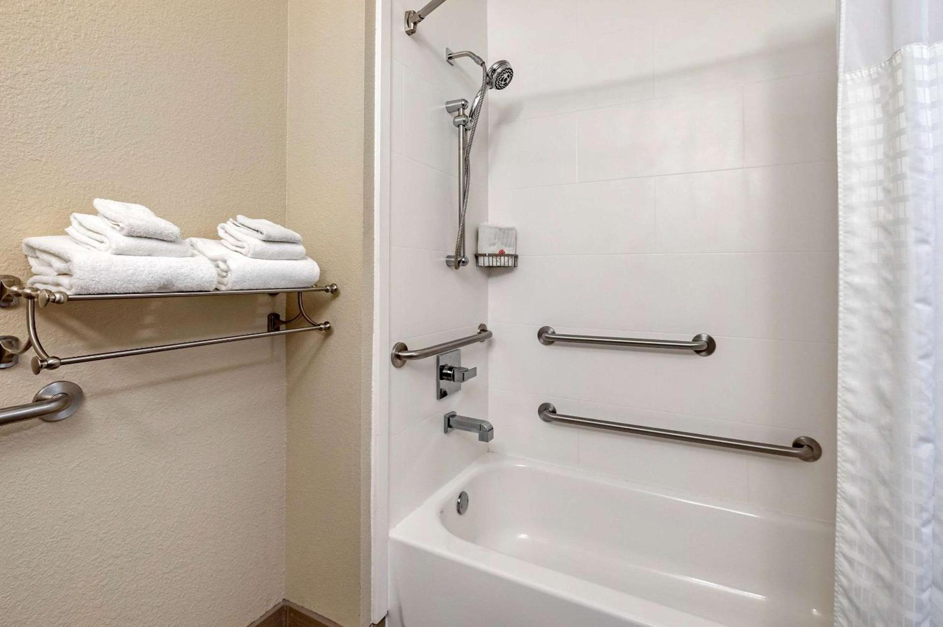 Comfort Inn La Porte photo 19