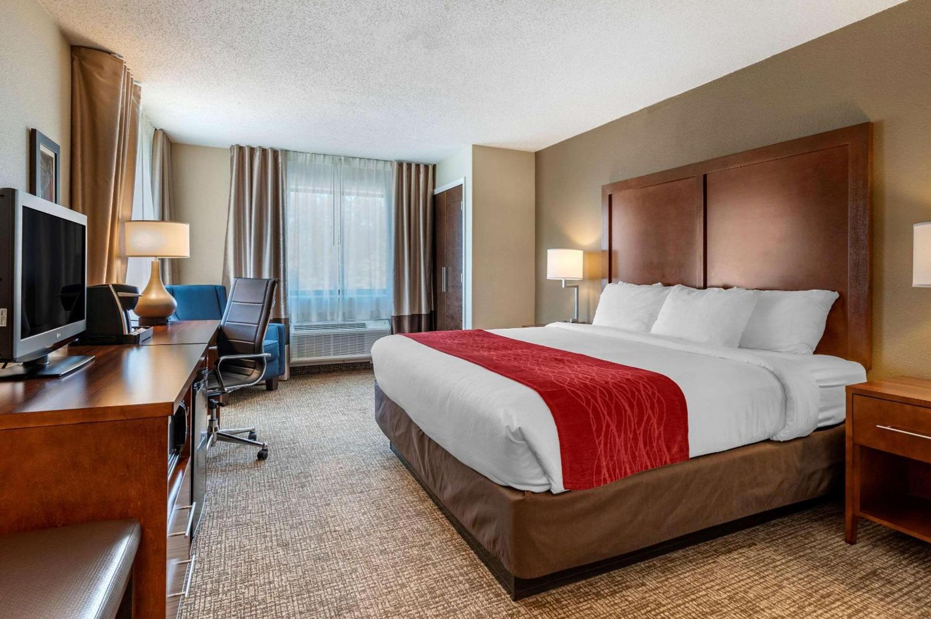 Comfort Inn La Porte photo 24
