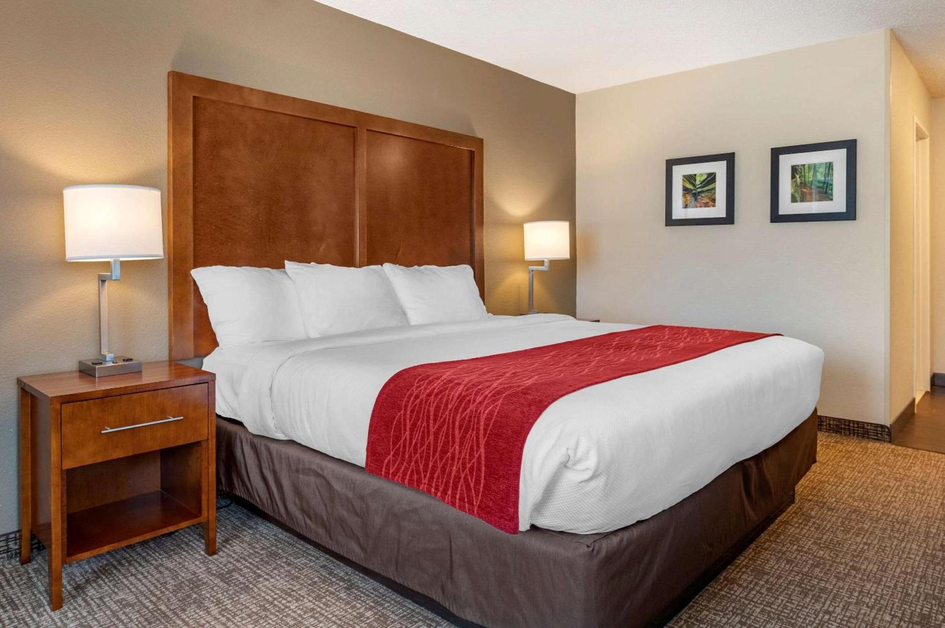 Comfort Inn La Porte photo 18