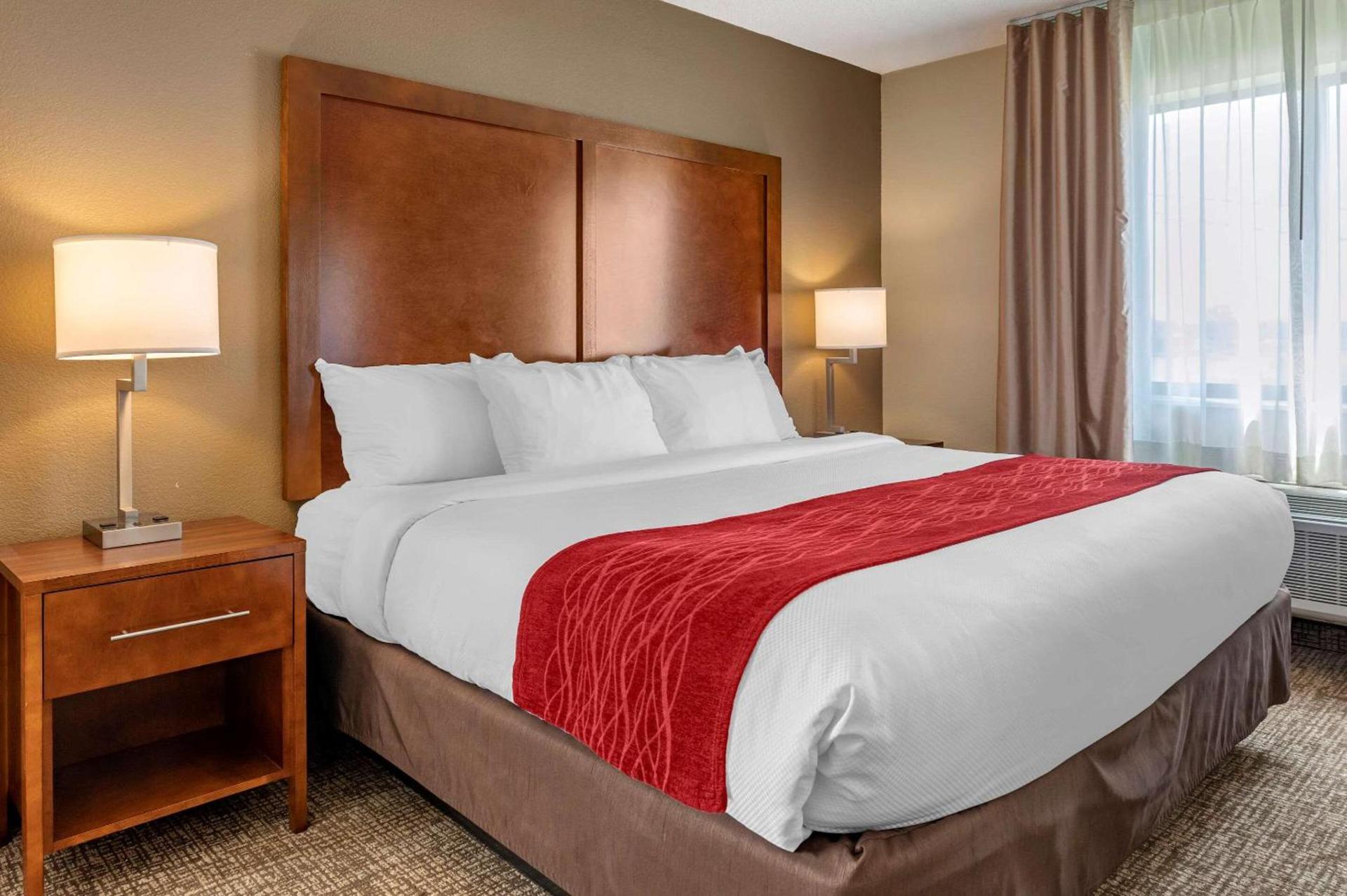 Comfort Inn La Porte photo 12