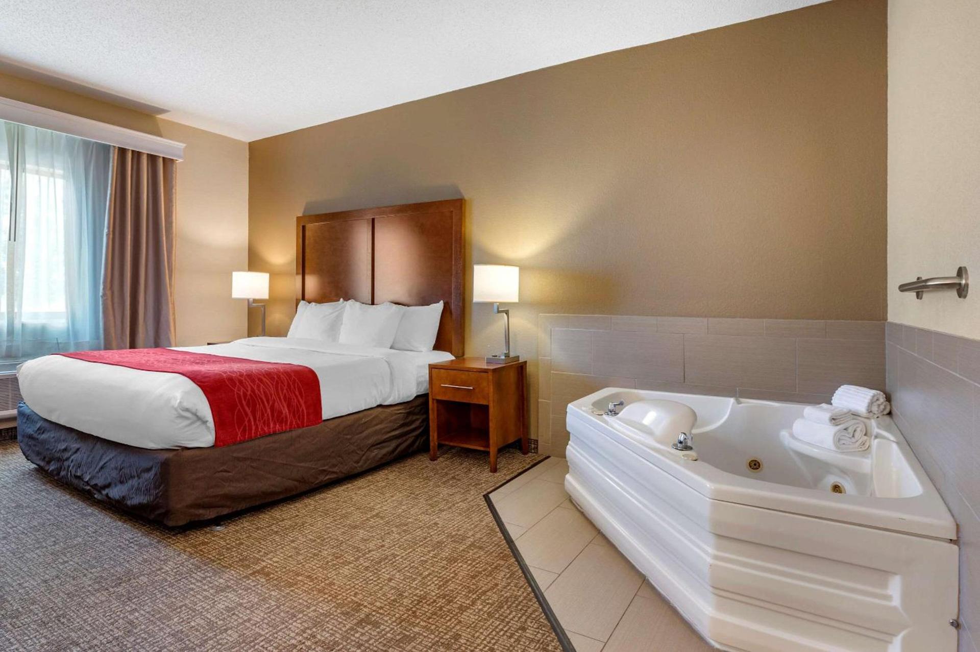 Comfort Inn La Porte photo 8