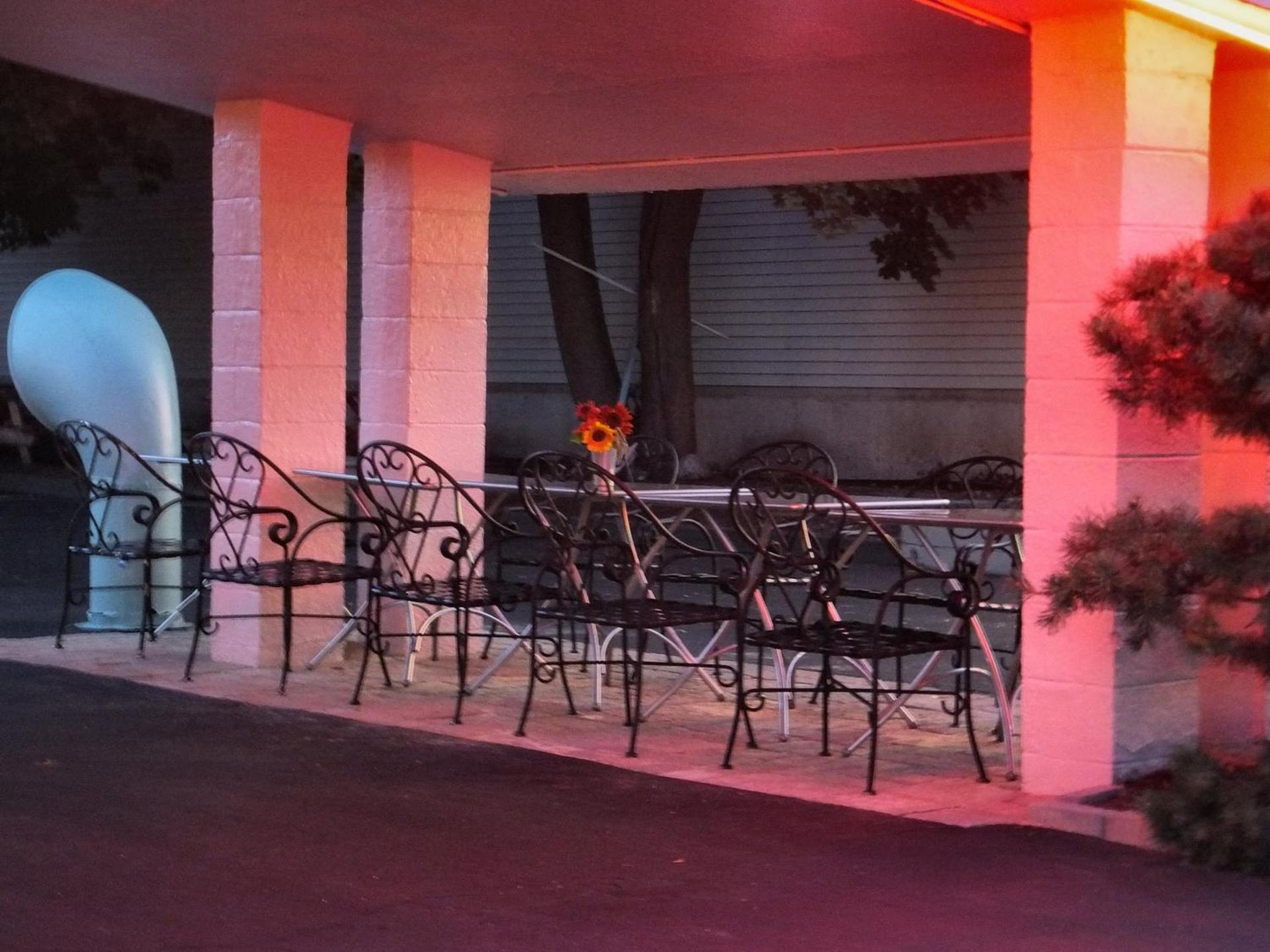 Windsor Motel photo 11