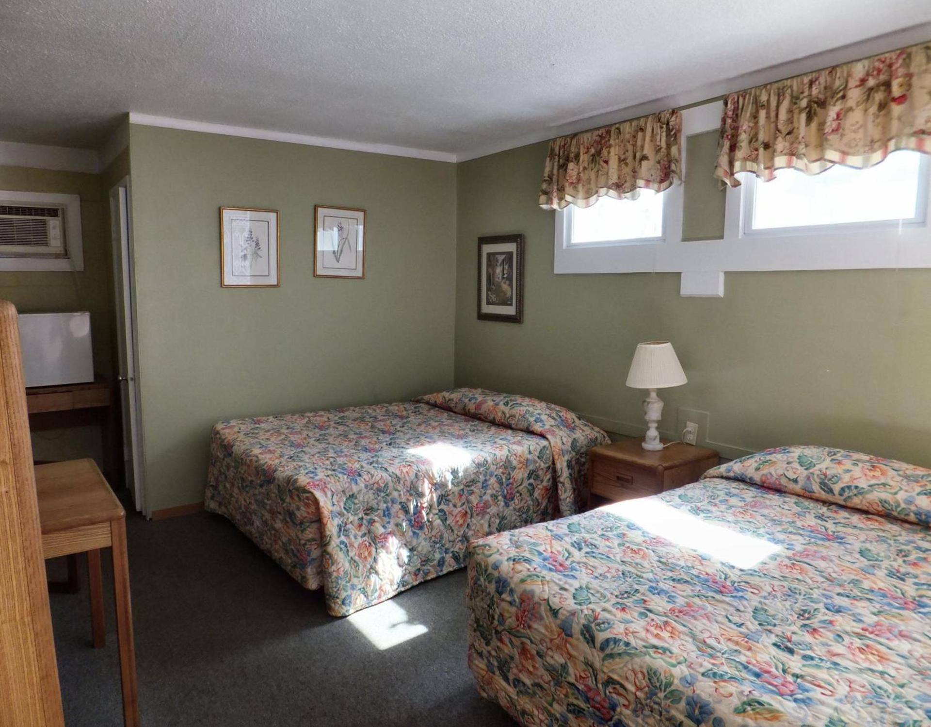 Windsor Motel photo 20