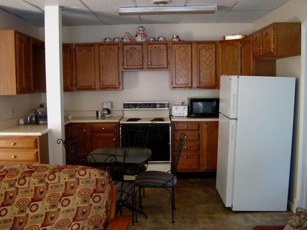 Windsor Motel photo 23