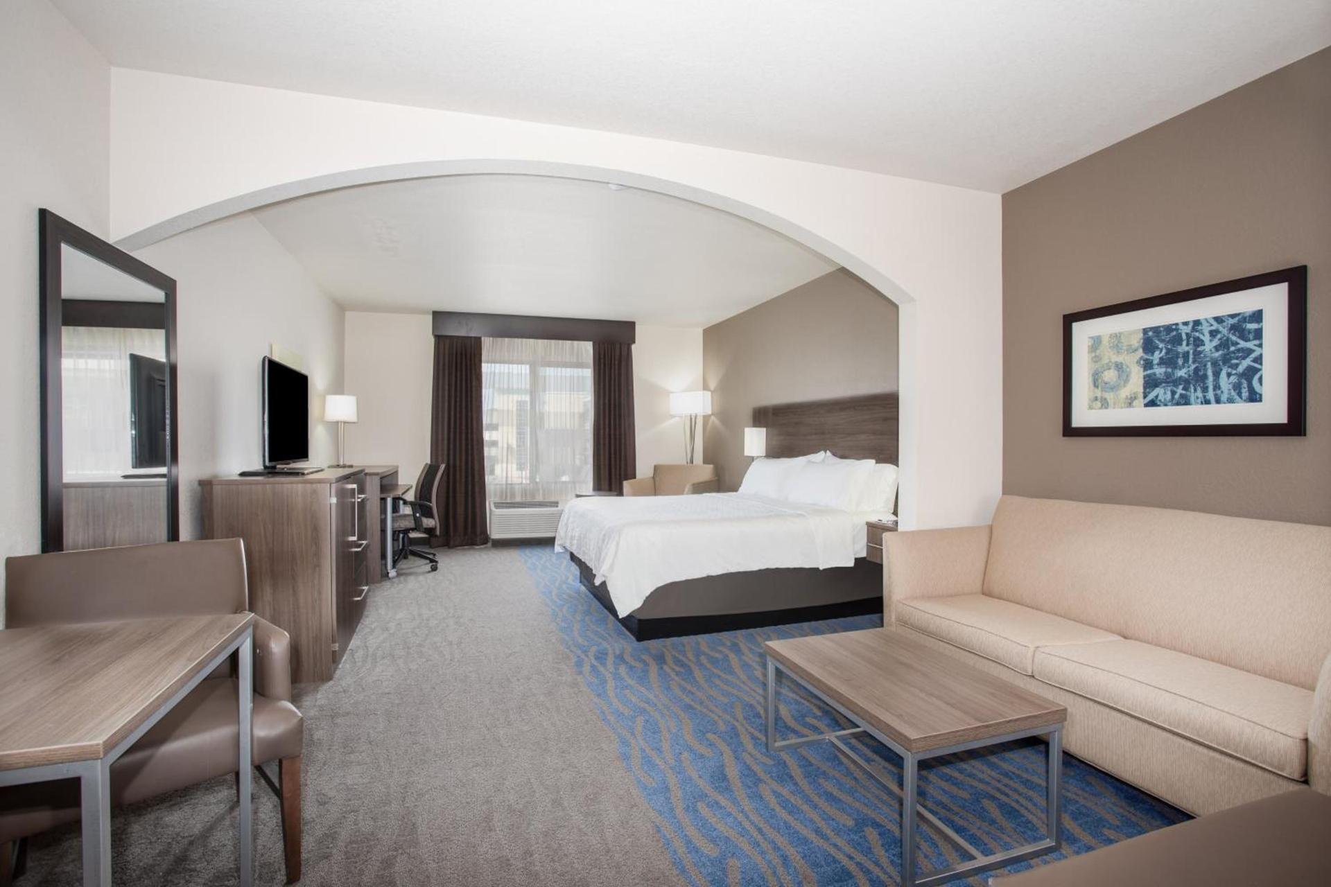Holiday Inn Express & Suites Manhattan by IHG photo 30