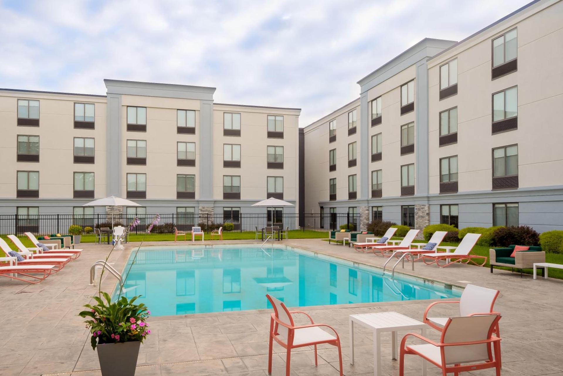 Holiday Inn East Windsor - Cranbury Area photo 51