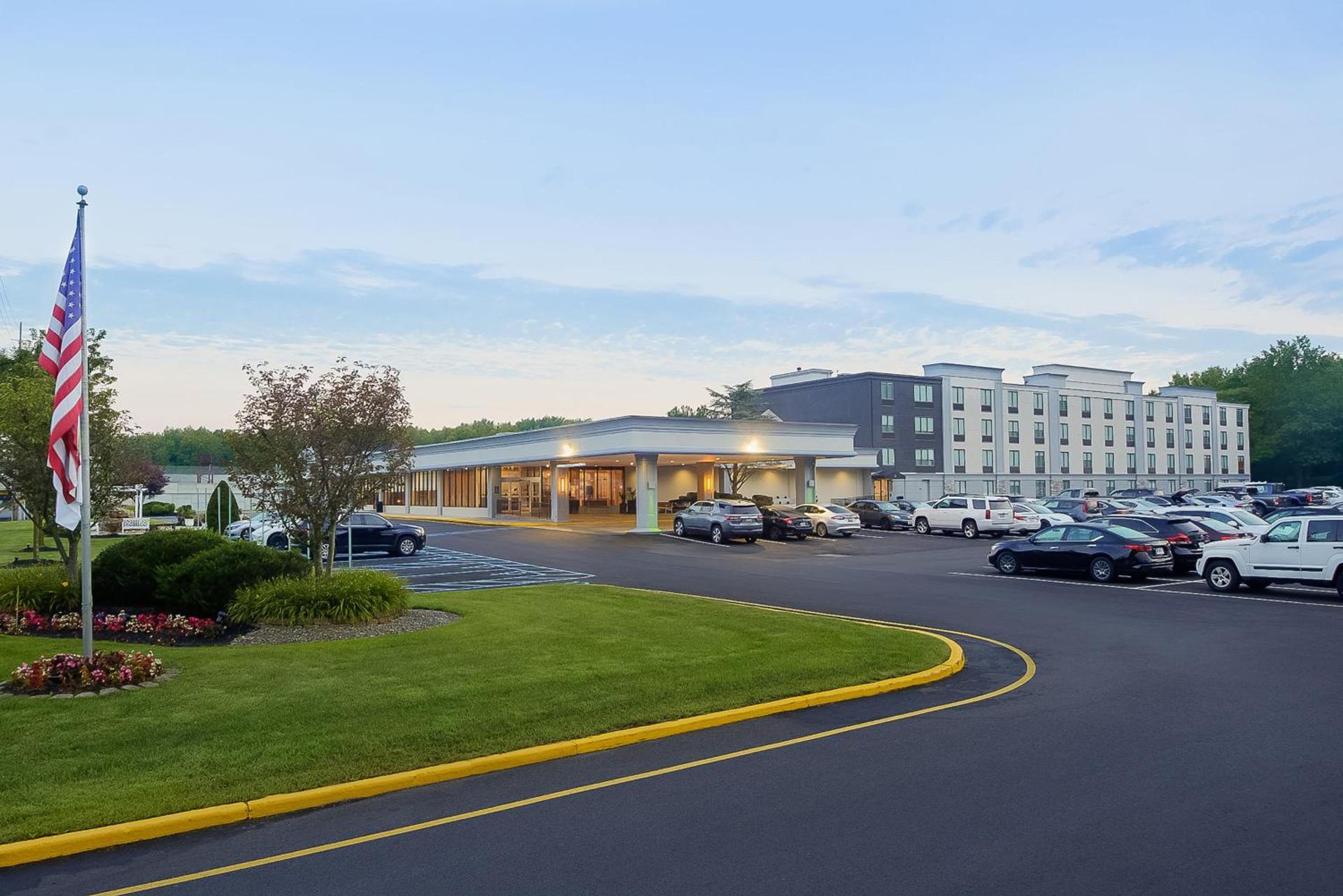 Holiday Inn East Windsor - Cranbury Area photo 3