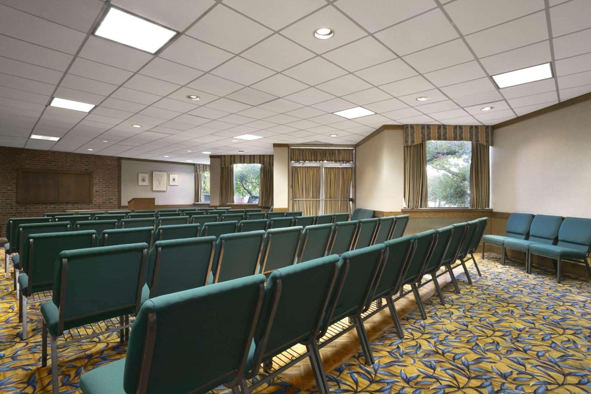 Days Inn by Wyndham Sidney OH photo 11