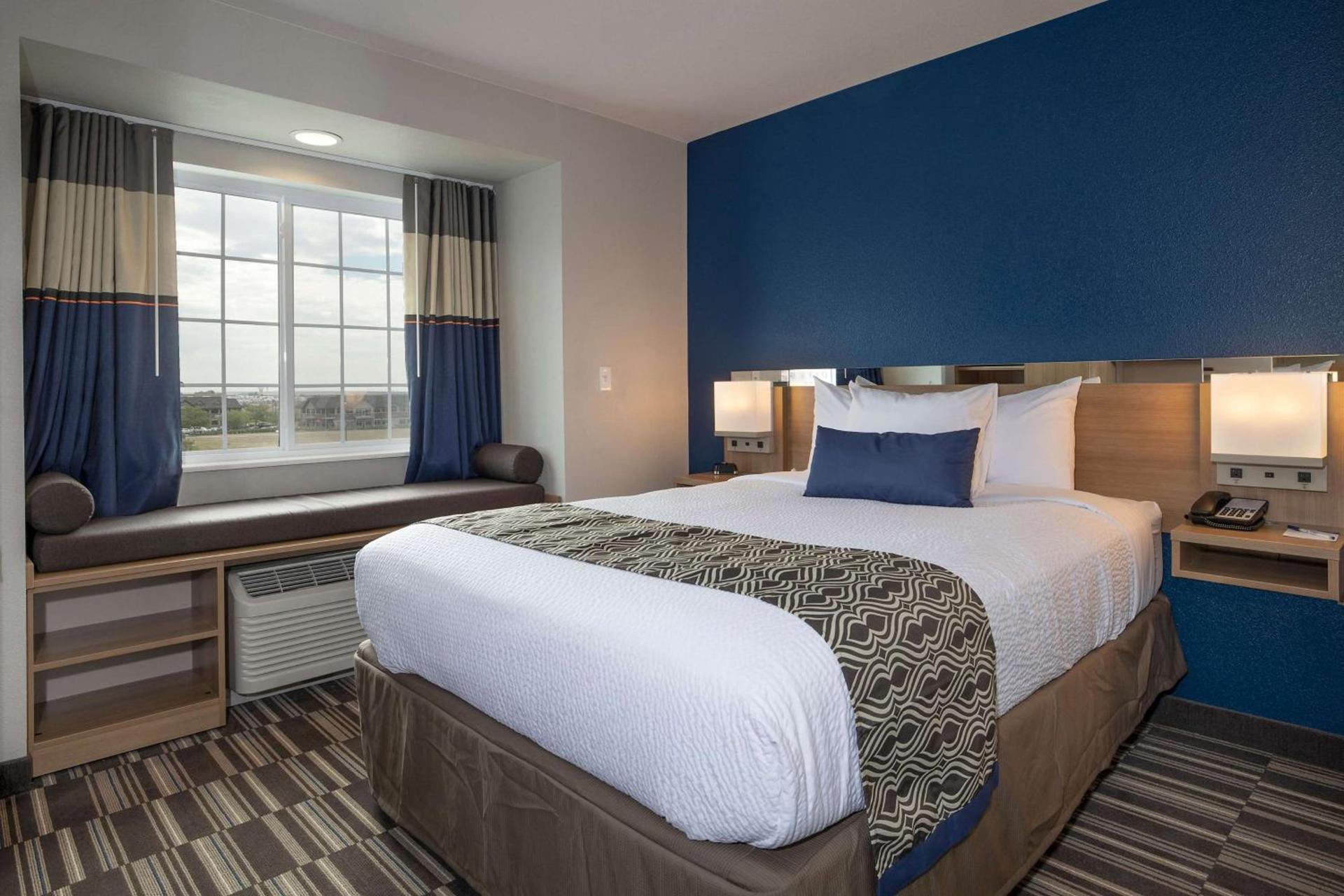 Microtel Inn & Suites by Wyndham Loveland photo 30