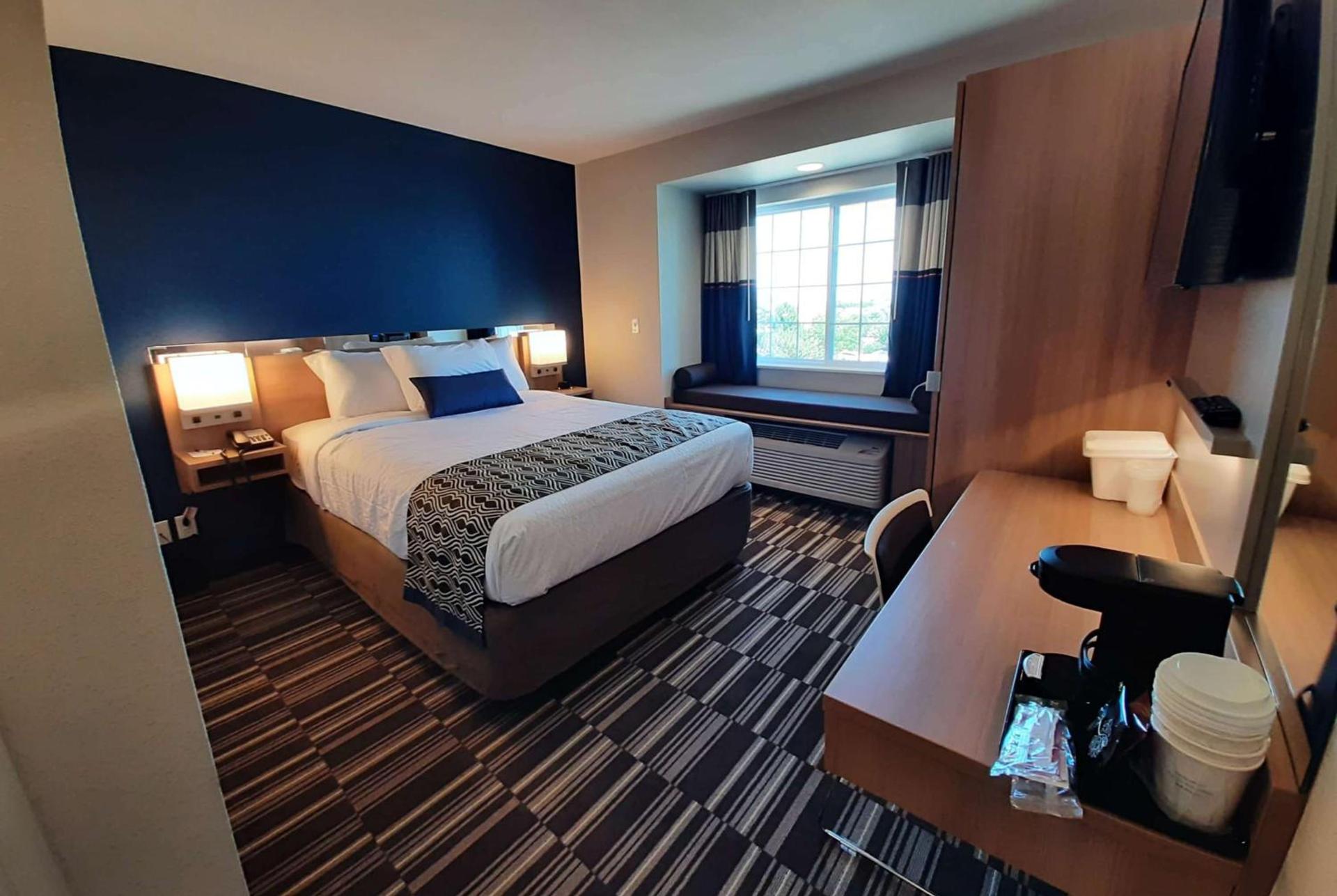 Microtel Inn & Suites by Wyndham Loveland photo 32