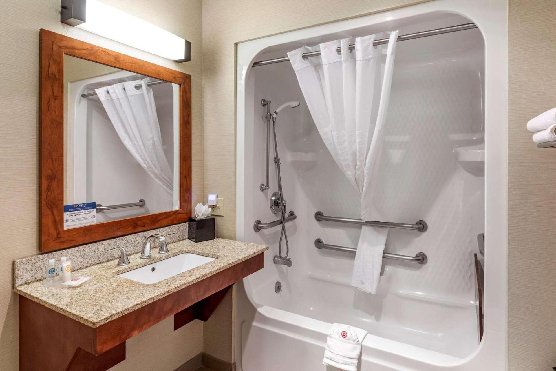 Comfort Inn & Suites Carbondale on the Roaring Fork photo 8