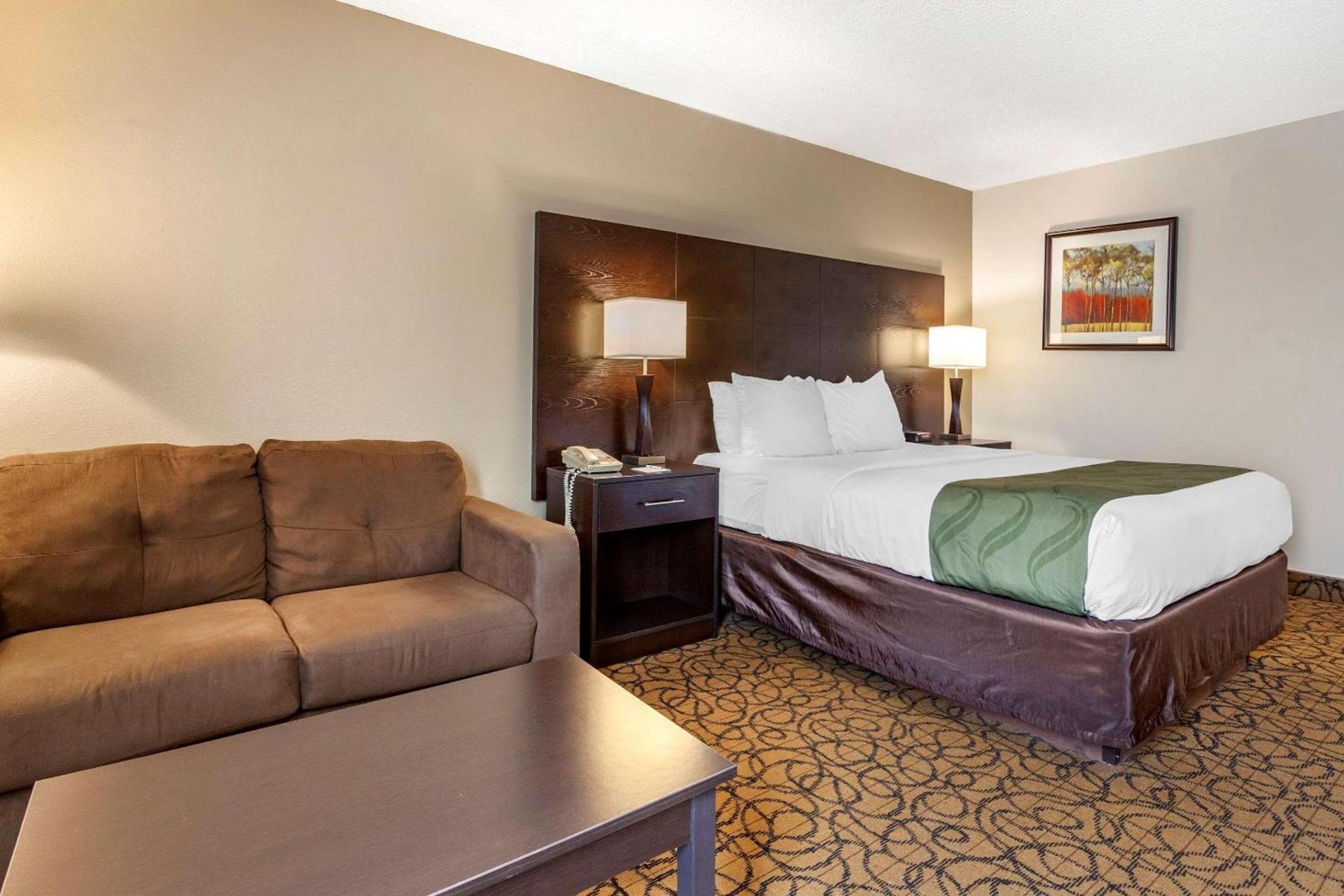 Quality Inn & Suites Escanaba North photo 9