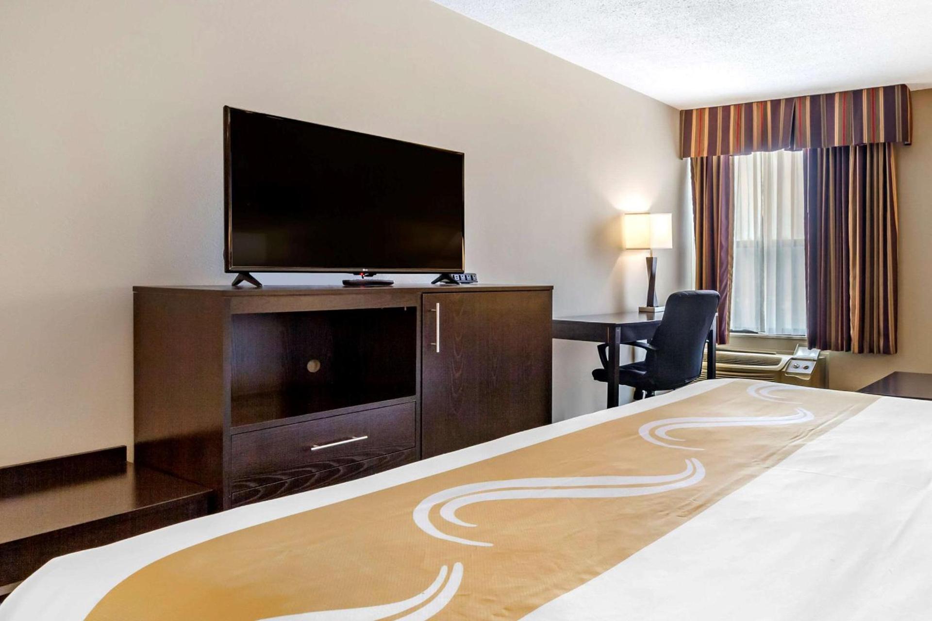 Quality Inn & Suites Escanaba North photo 8