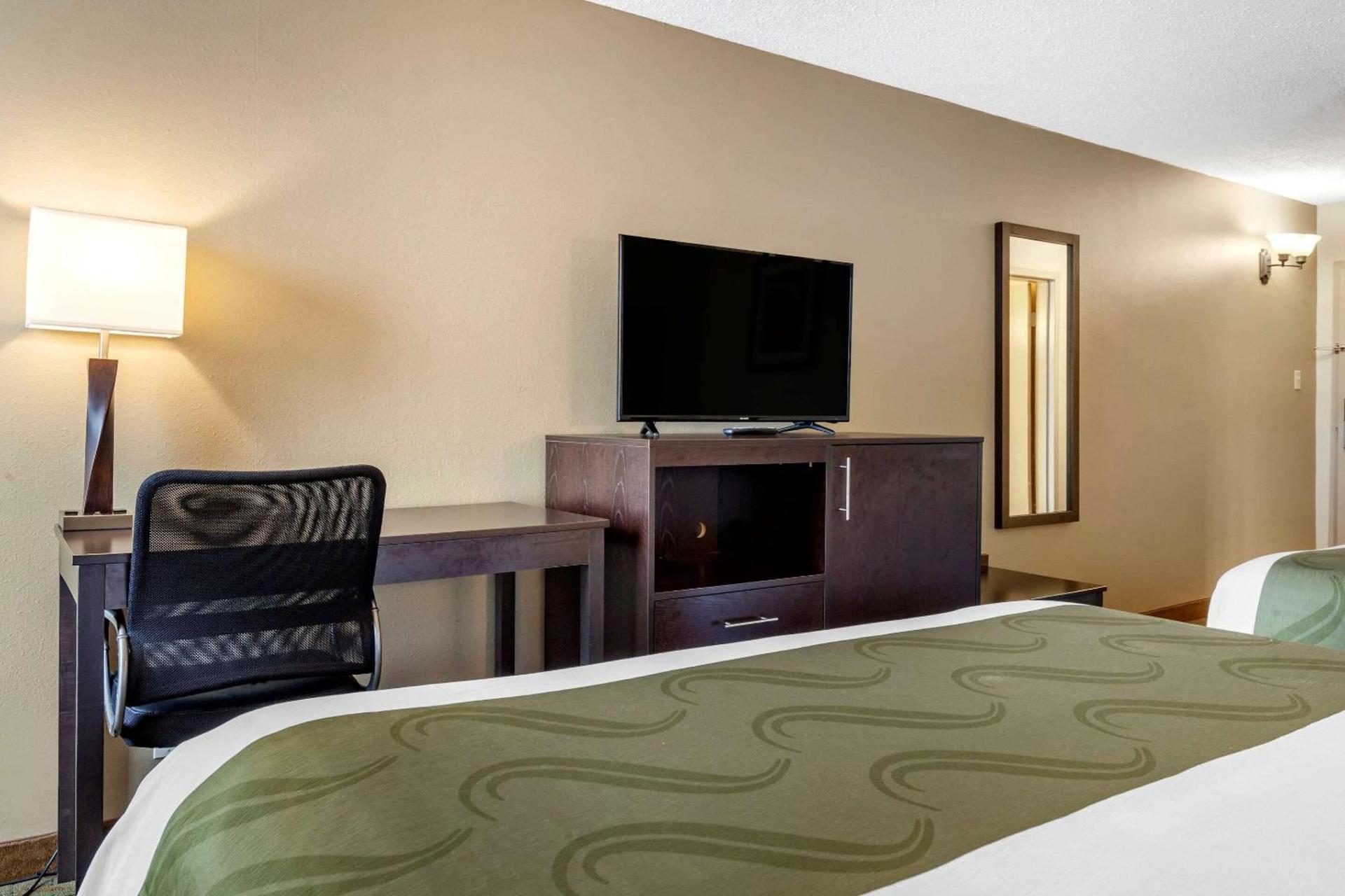 Quality Inn & Suites Escanaba North photo 15