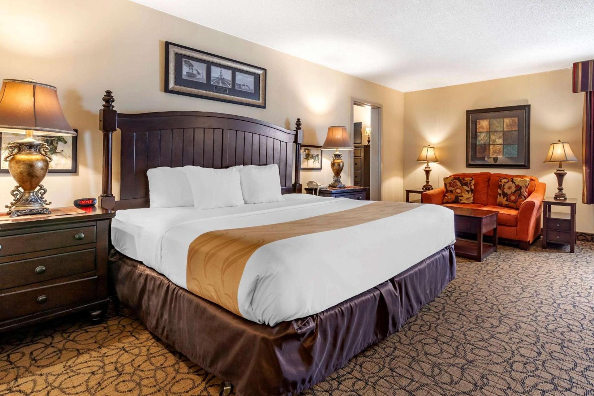 Quality Inn & Suites Escanaba North photo 17