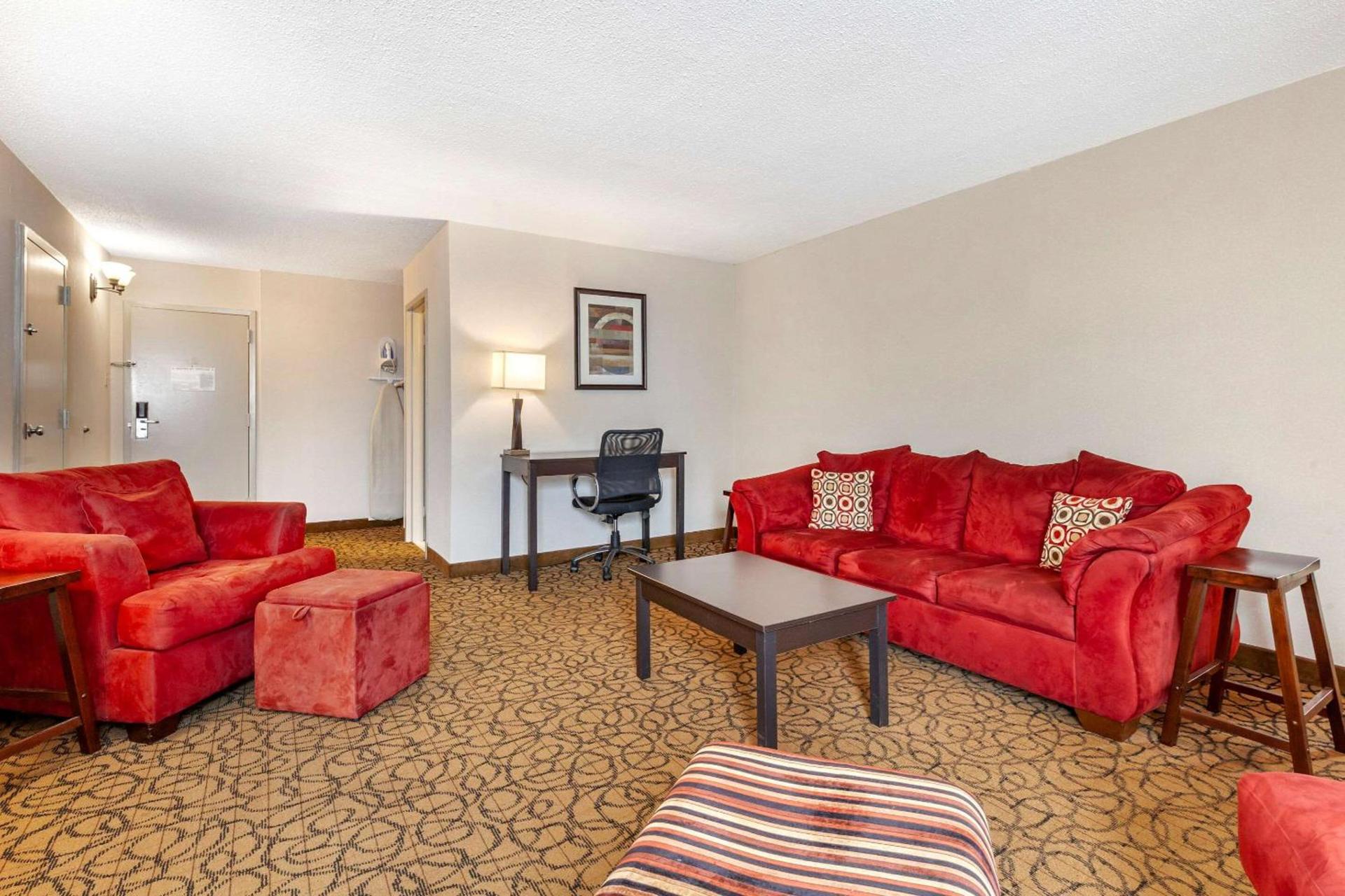 Quality Inn & Suites Escanaba North photo 19