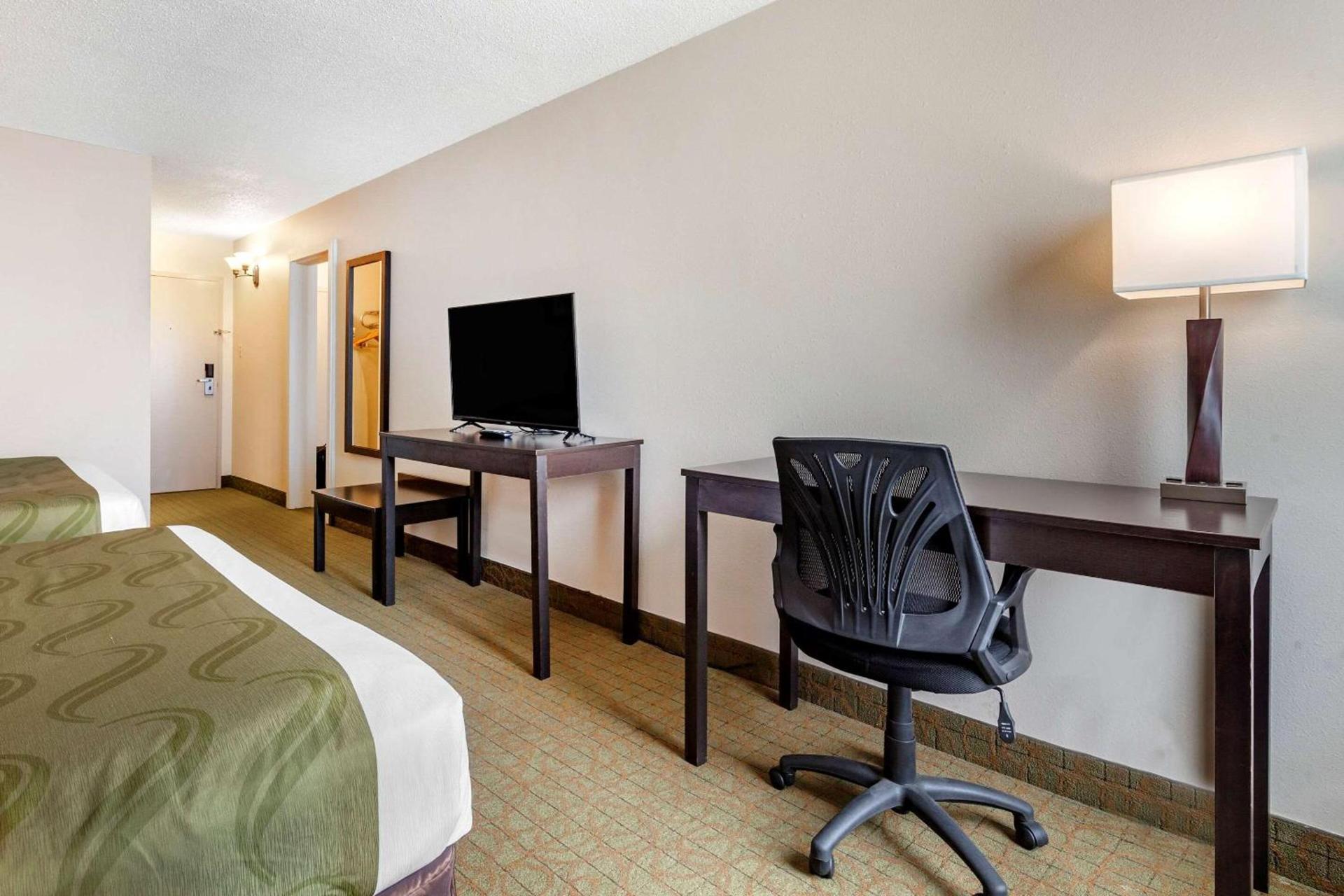 Quality Inn & Suites Escanaba North photo 29