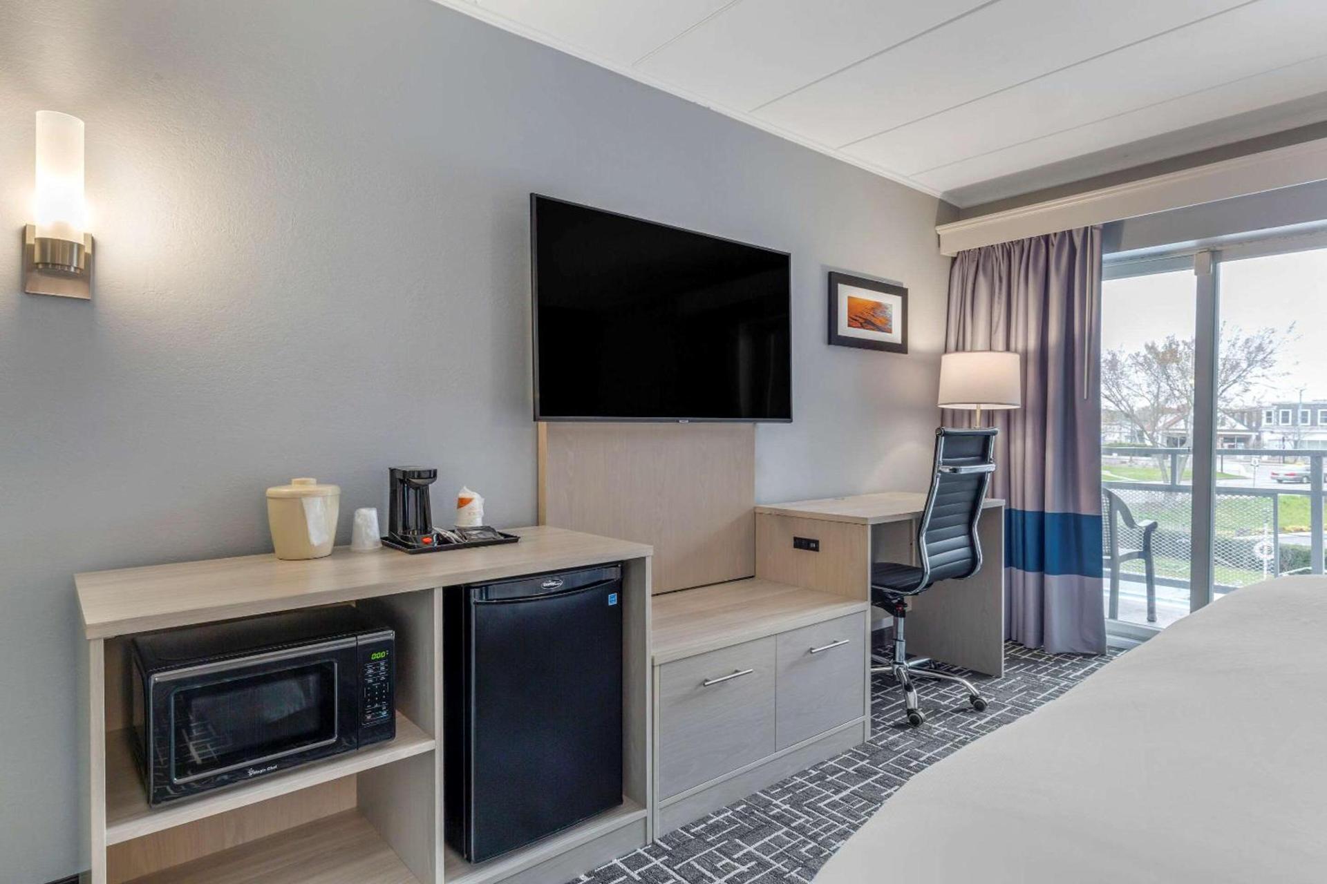 Comfort Inn Hyannis - Cape Cod photo 13