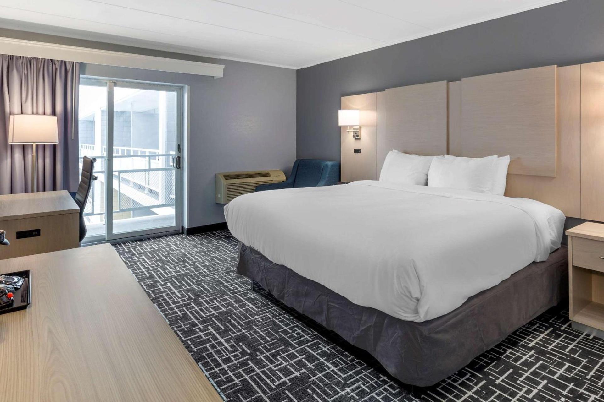 Comfort Inn Hyannis - Cape Cod photo 15