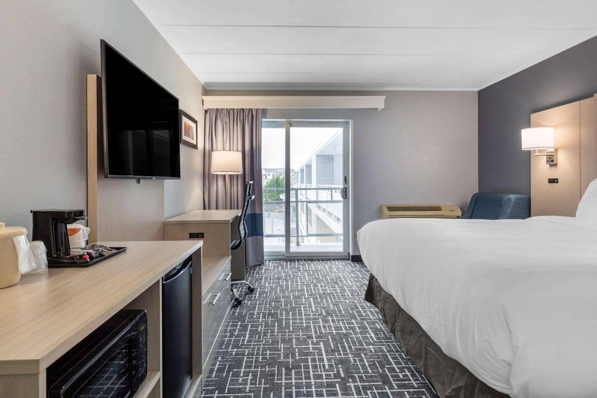 Comfort Inn Hyannis - Cape Cod photo 16
