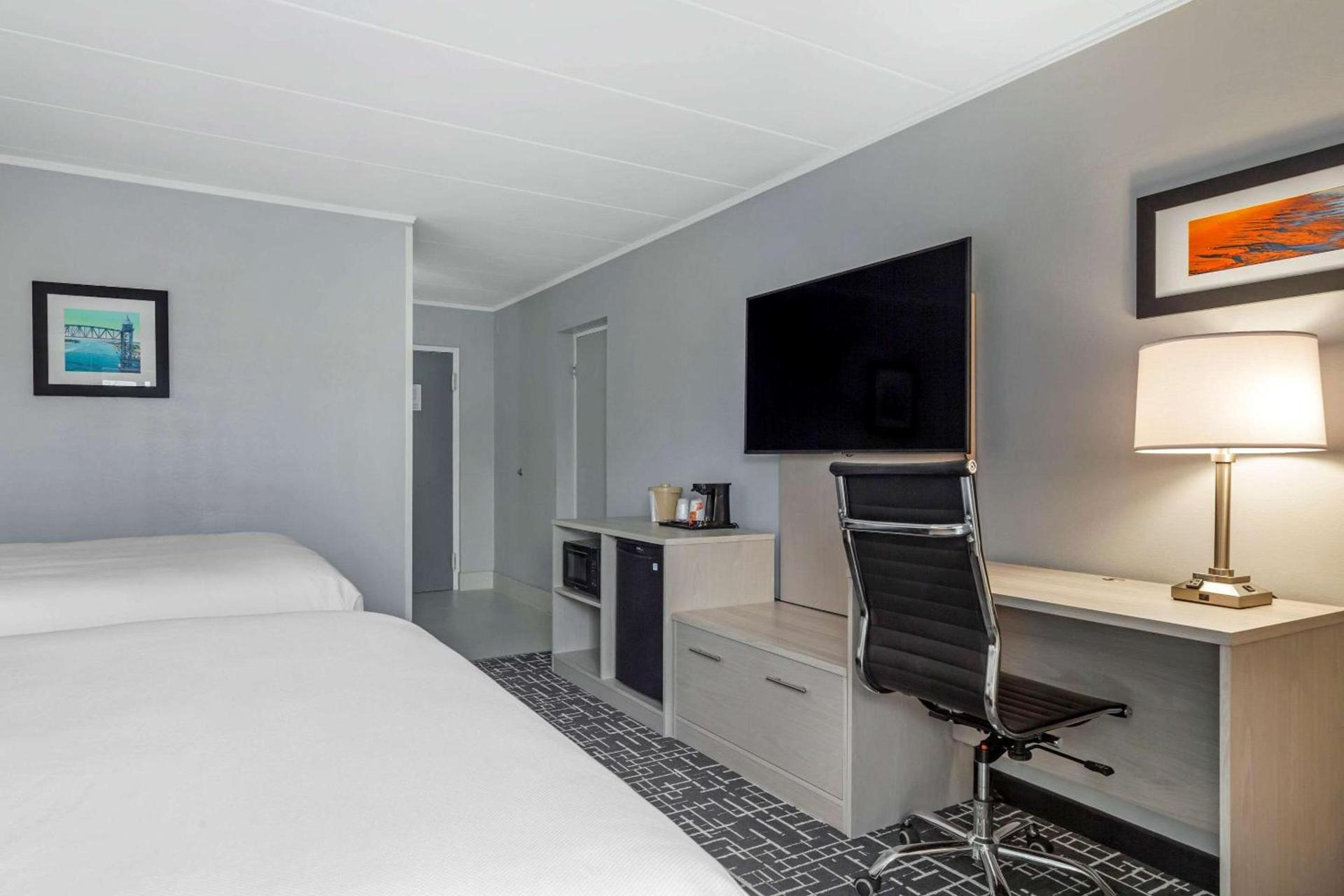Comfort Inn Hyannis - Cape Cod photo 19